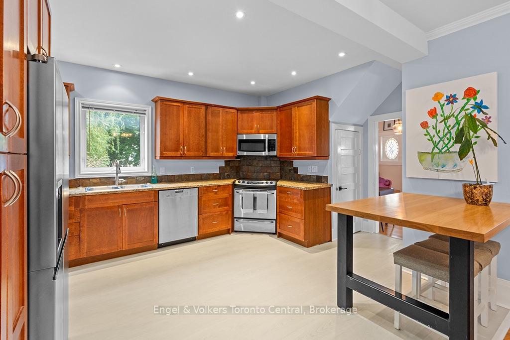 Photo 12 of 484 2ND Avenue E, Owen Sound — HOMEH