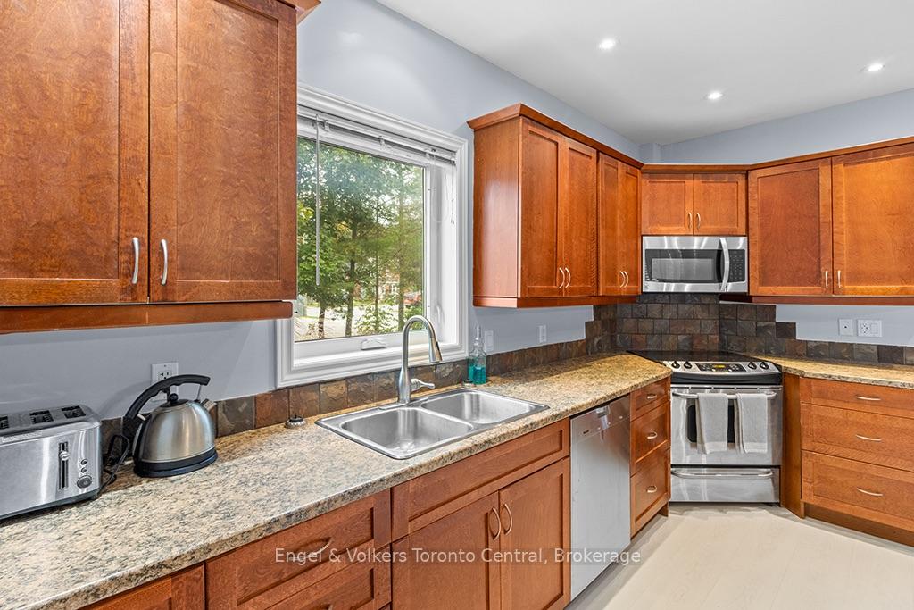 Photo 13 of 484 2ND Avenue E, Owen Sound — HOMEH