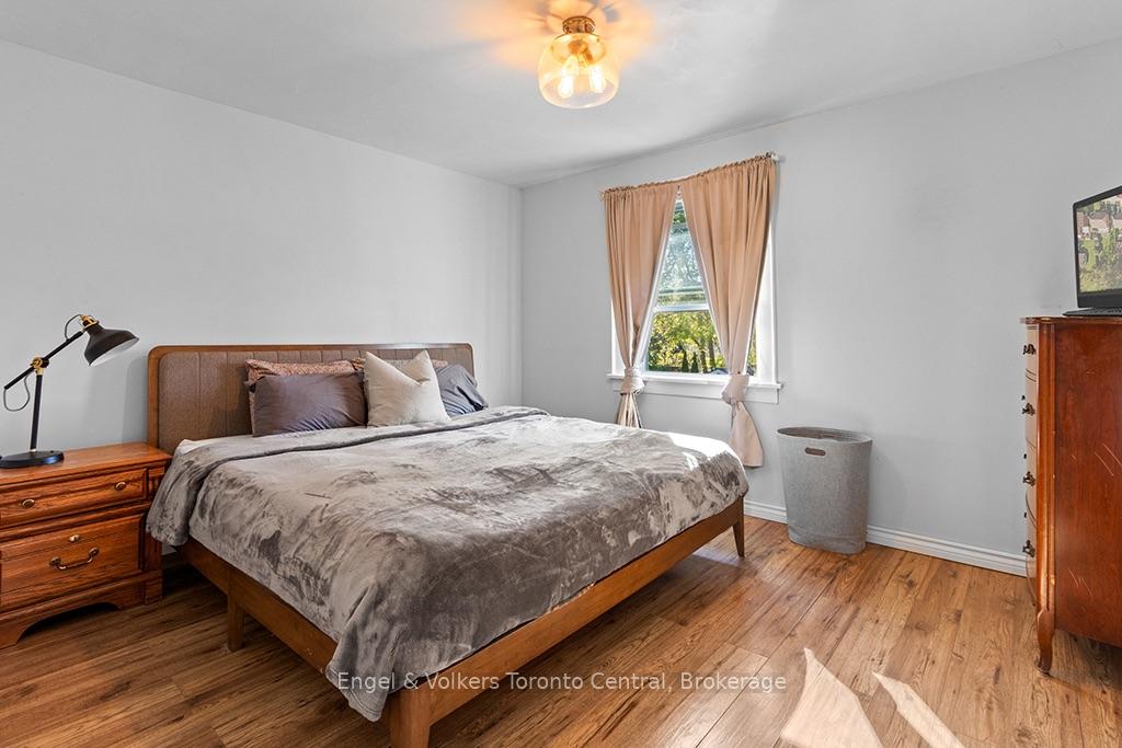 Photo 23 of 484 2ND Avenue E, Owen Sound — HOMEH