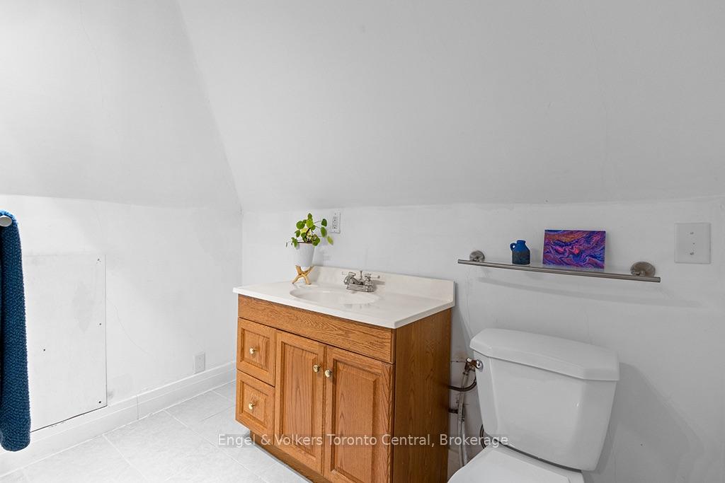 Photo 30 of 484 2ND Avenue E, Owen Sound — HOMEH