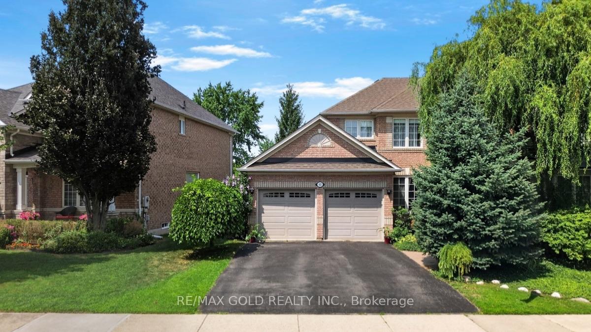 Photo 3 of 40 Maldives Crescent, Brampton, Vales of Castlemore — HOMEH