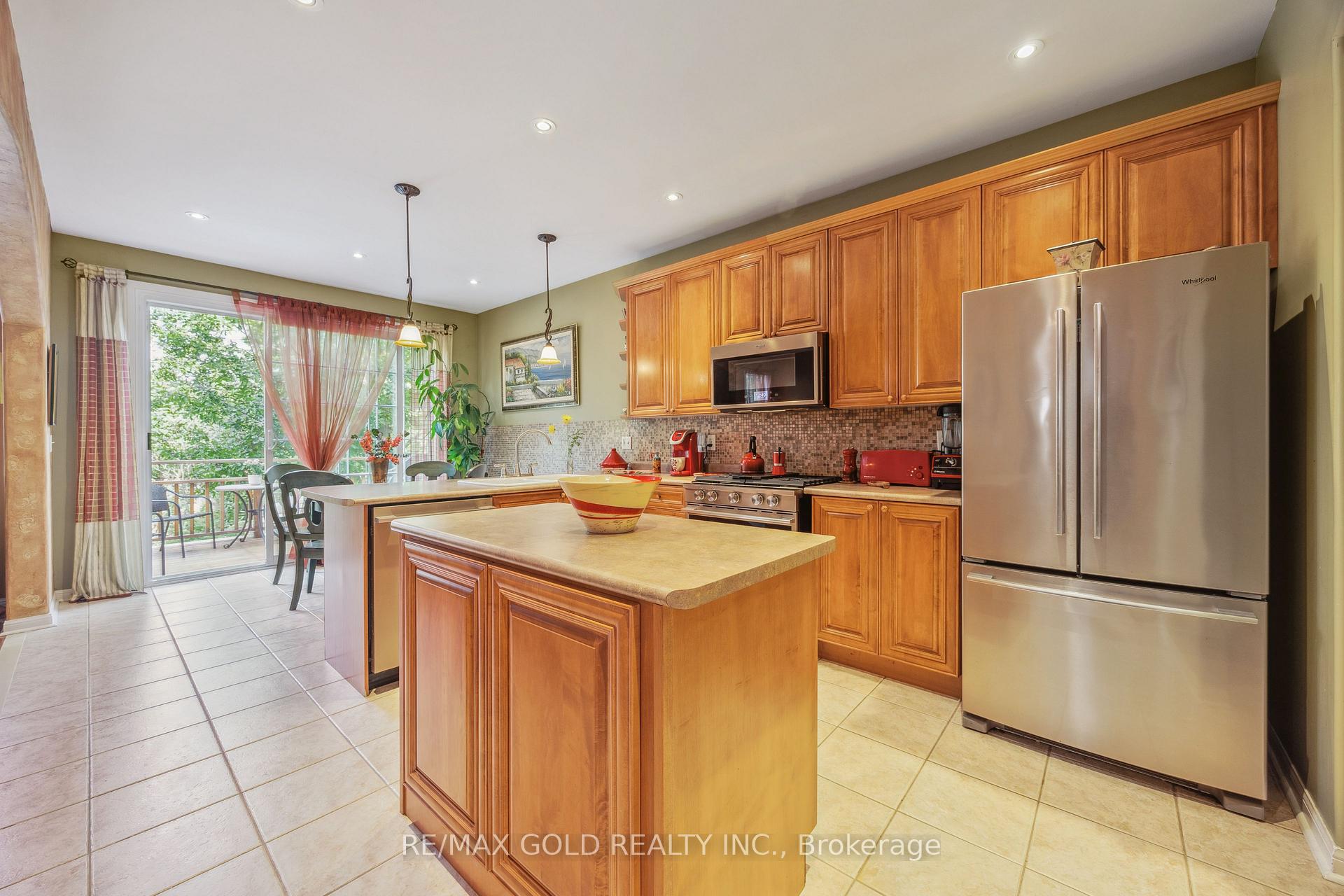 Photo 10 of 40 Maldives Crescent, Brampton, Vales of Castlemore — HOMEH