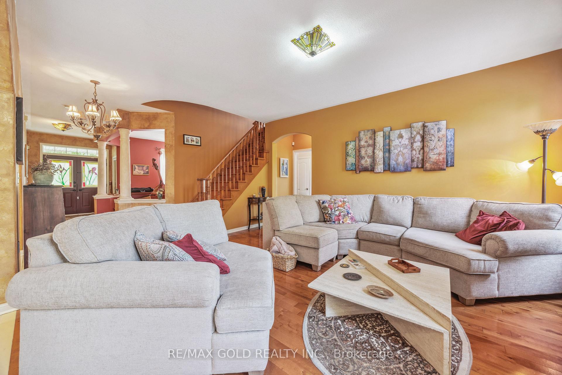 Photo 15 of 40 Maldives Crescent, Brampton, Vales of Castlemore — HOMEH