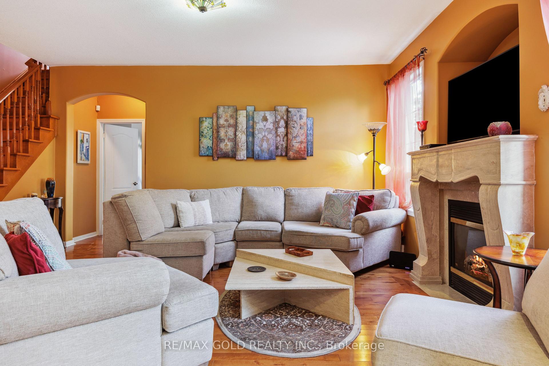 Photo 16 of 40 Maldives Crescent, Brampton, Vales of Castlemore — HOMEH