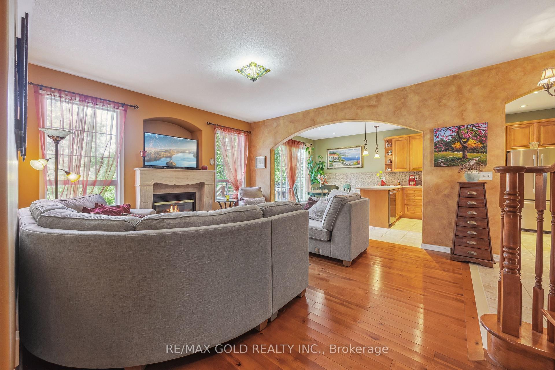 Photo 18 of 40 Maldives Crescent, Brampton, Vales of Castlemore — HOMEH