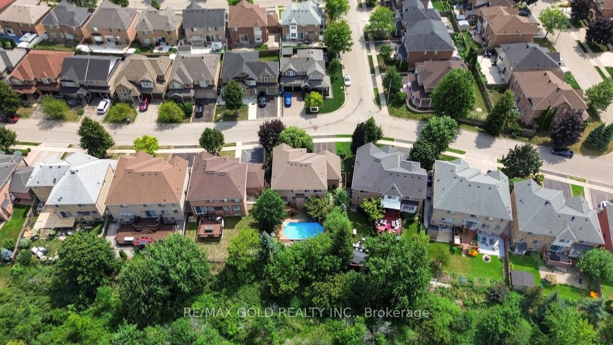 Photo 41 of 40 Maldives Crescent, Brampton, Vales of Castlemore — HOMEH