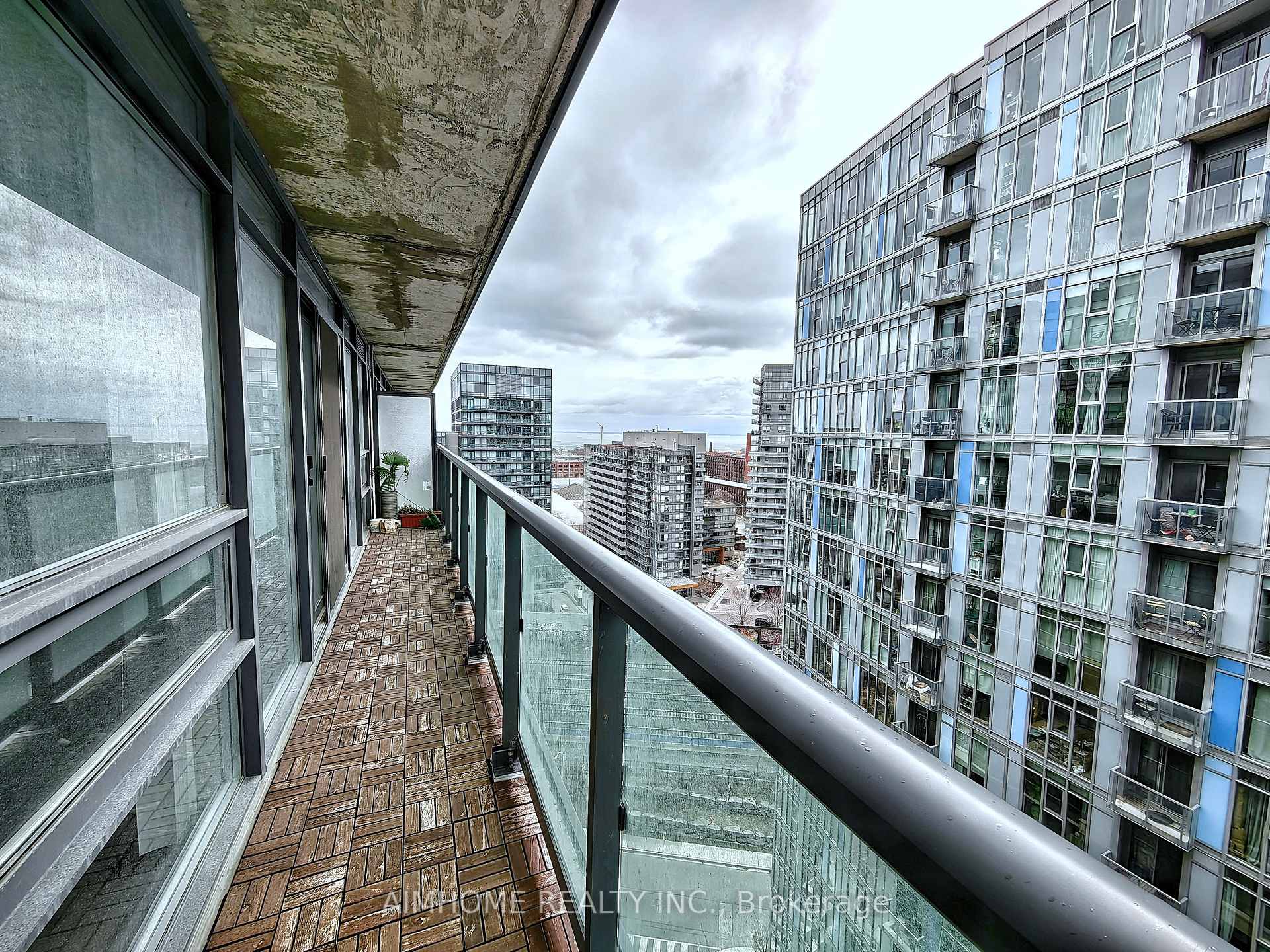 Photo 4 of Unit 1916, 36 Lisgar Street, Toronto, Little Portugal — HOMEH