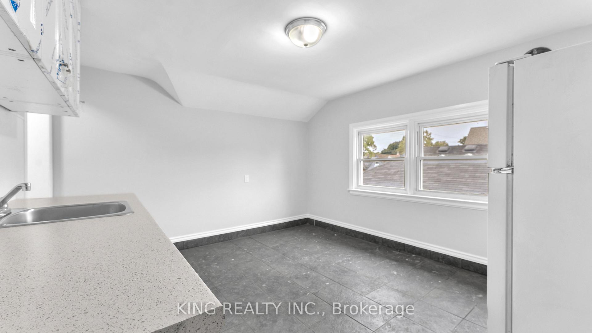 Photo 2 of Unit UPPER, 908 Trafalgar Street, London, East L — HOMEH