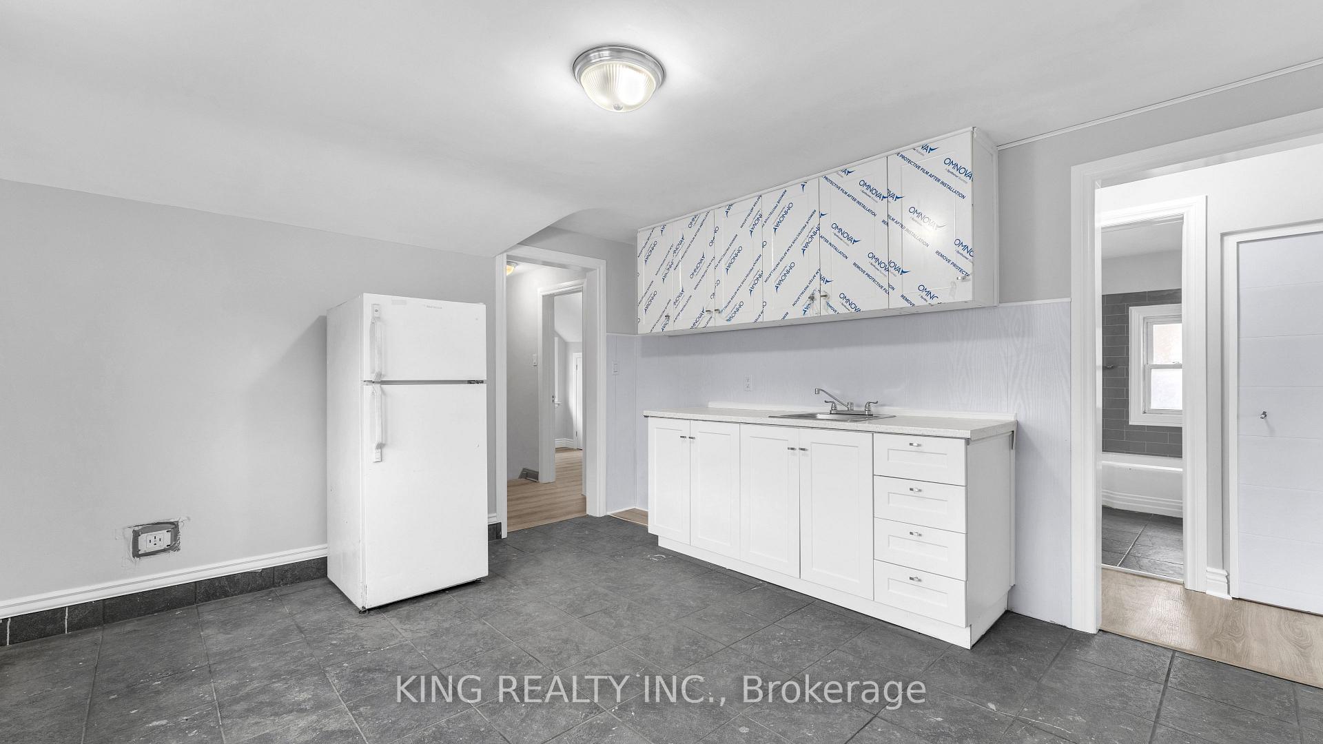 Photo 3 of Unit UPPER, 908 Trafalgar Street, London, East L — HOMEH