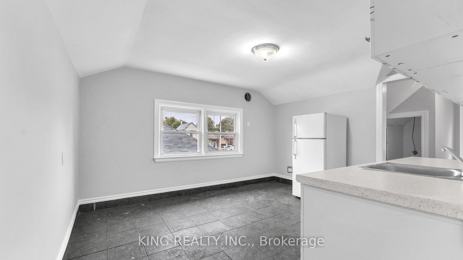 Photo 4 of Unit UPPER, 908 Trafalgar Street, London, East L — HOMEH