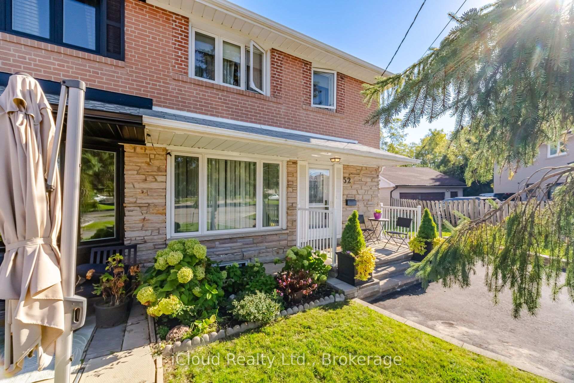 Photo 4 of 52 Bengal Court, North York, Glenfield-Jane Heights — HOMEH