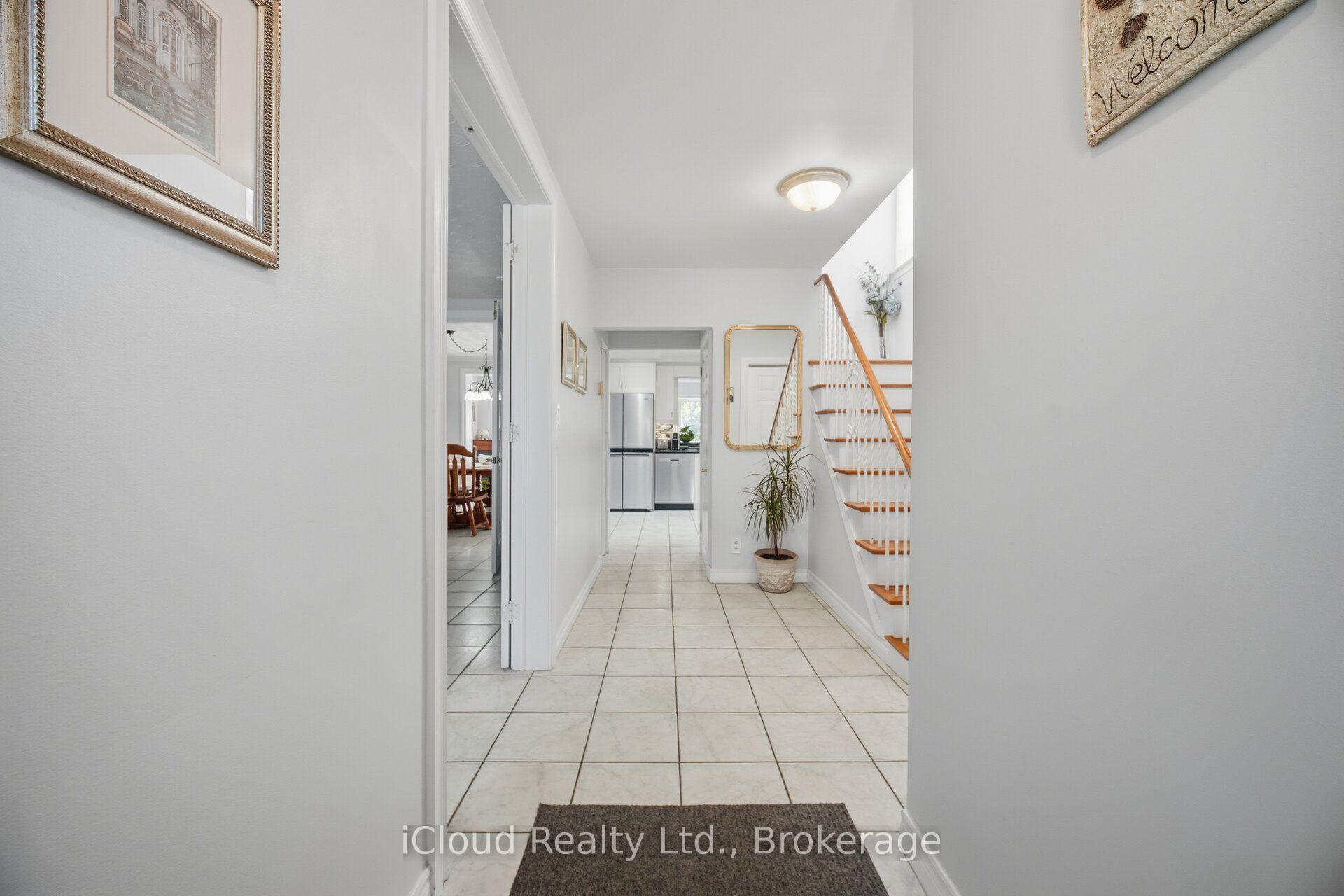 Photo 7 of 52 Bengal Court, North York, Glenfield-Jane Heights — HOMEH