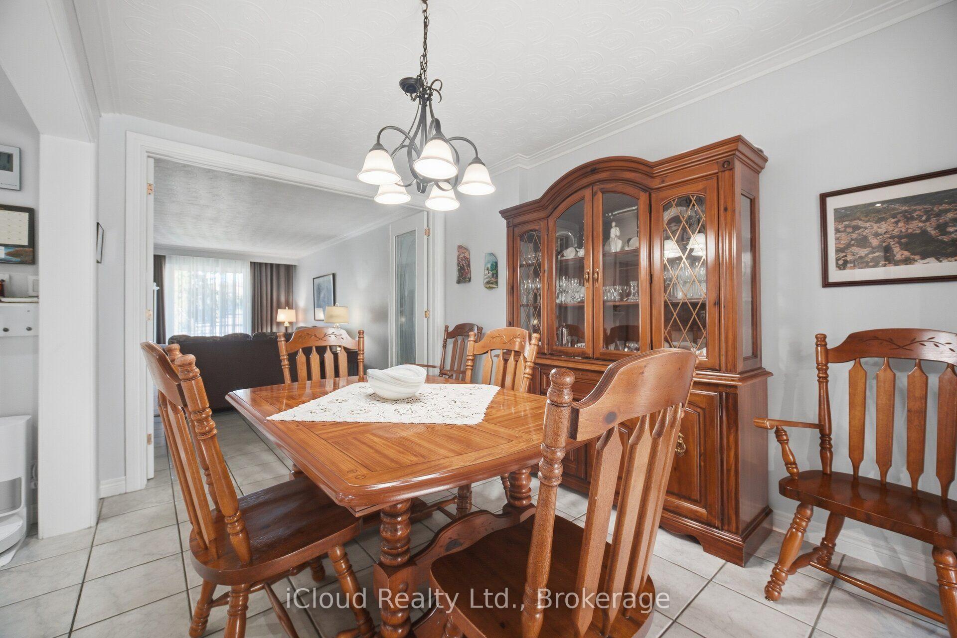 Photo 14 of 52 Bengal Court, North York, Glenfield-Jane Heights — HOMEH