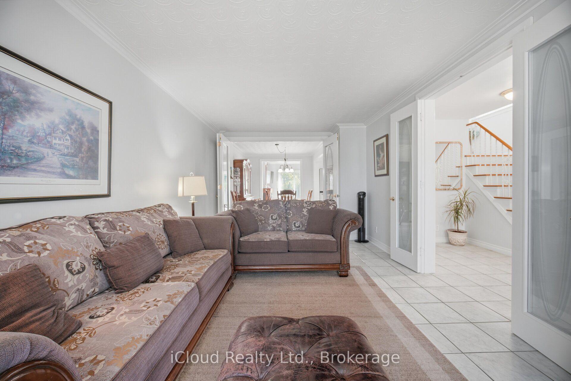 Photo 16 of 52 Bengal Court, North York, Glenfield-Jane Heights — HOMEH