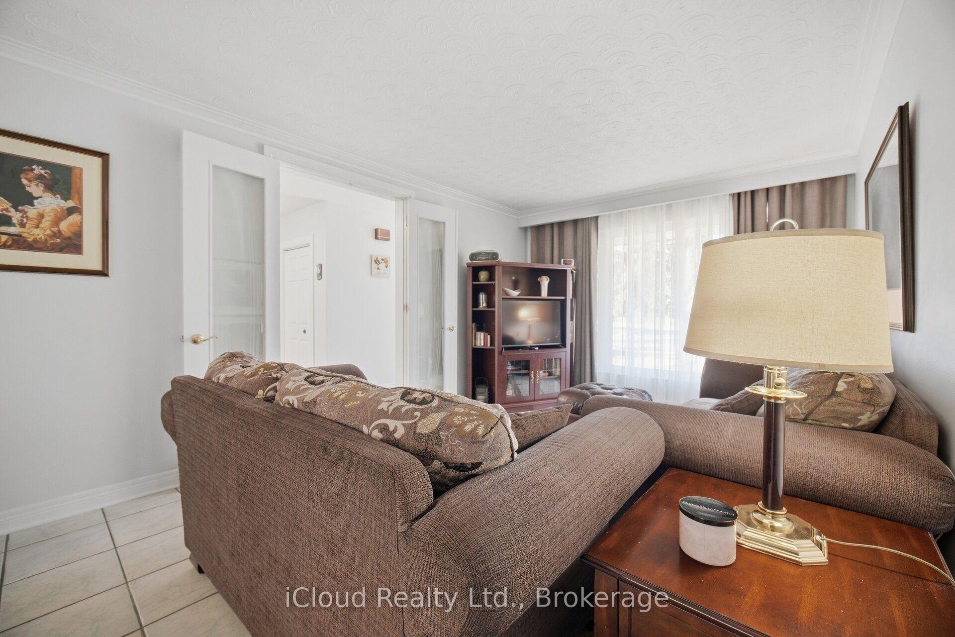 Photo 18 of 52 Bengal Court, North York, Glenfield-Jane Heights — HOMEH
