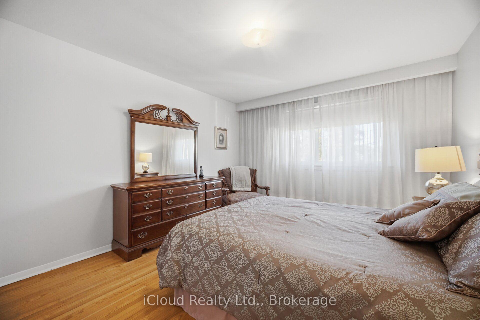 Photo 26 of 52 Bengal Court, North York, Glenfield-Jane Heights — HOMEH
