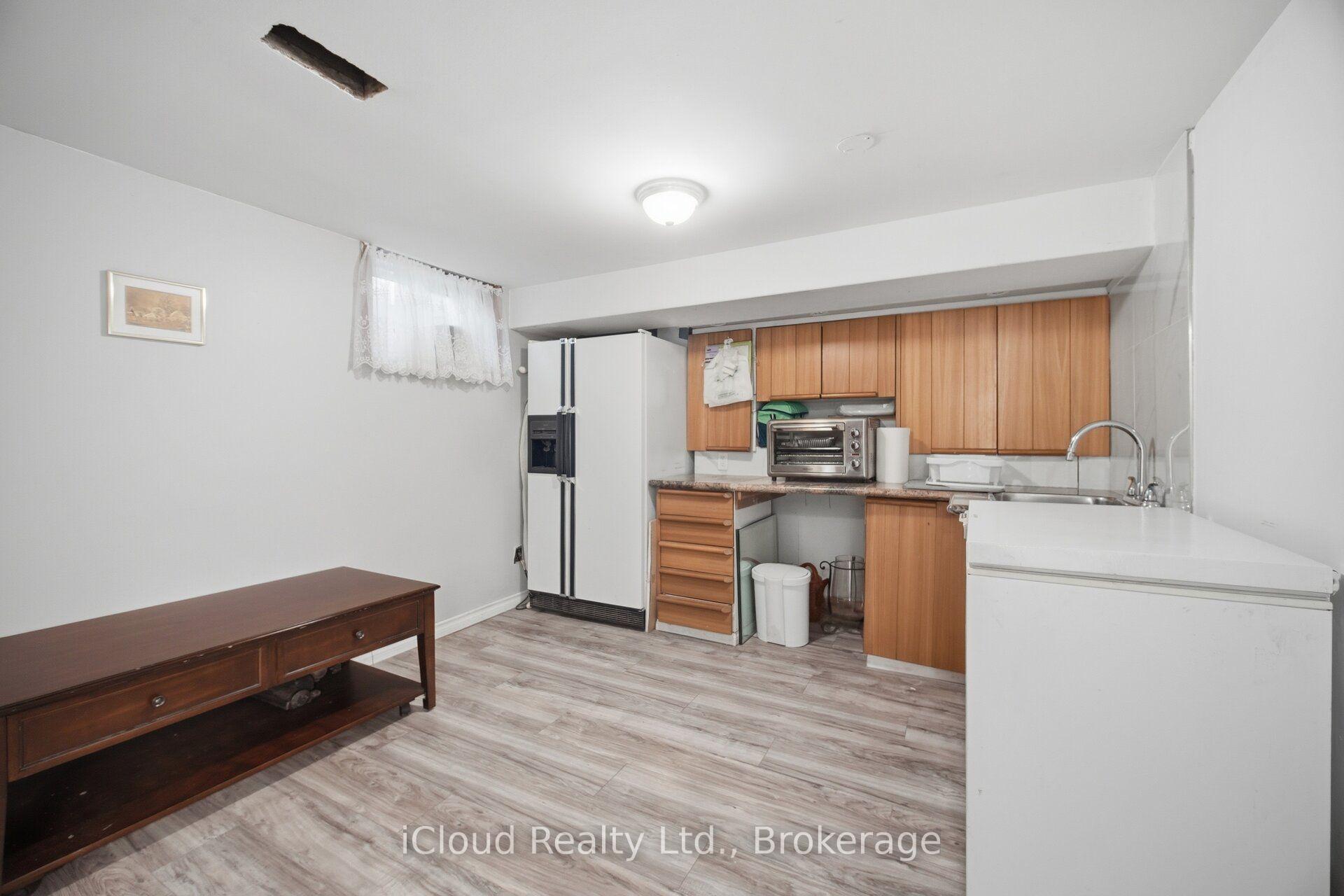 Photo 36 of 52 Bengal Court, North York, Glenfield-Jane Heights — HOMEH