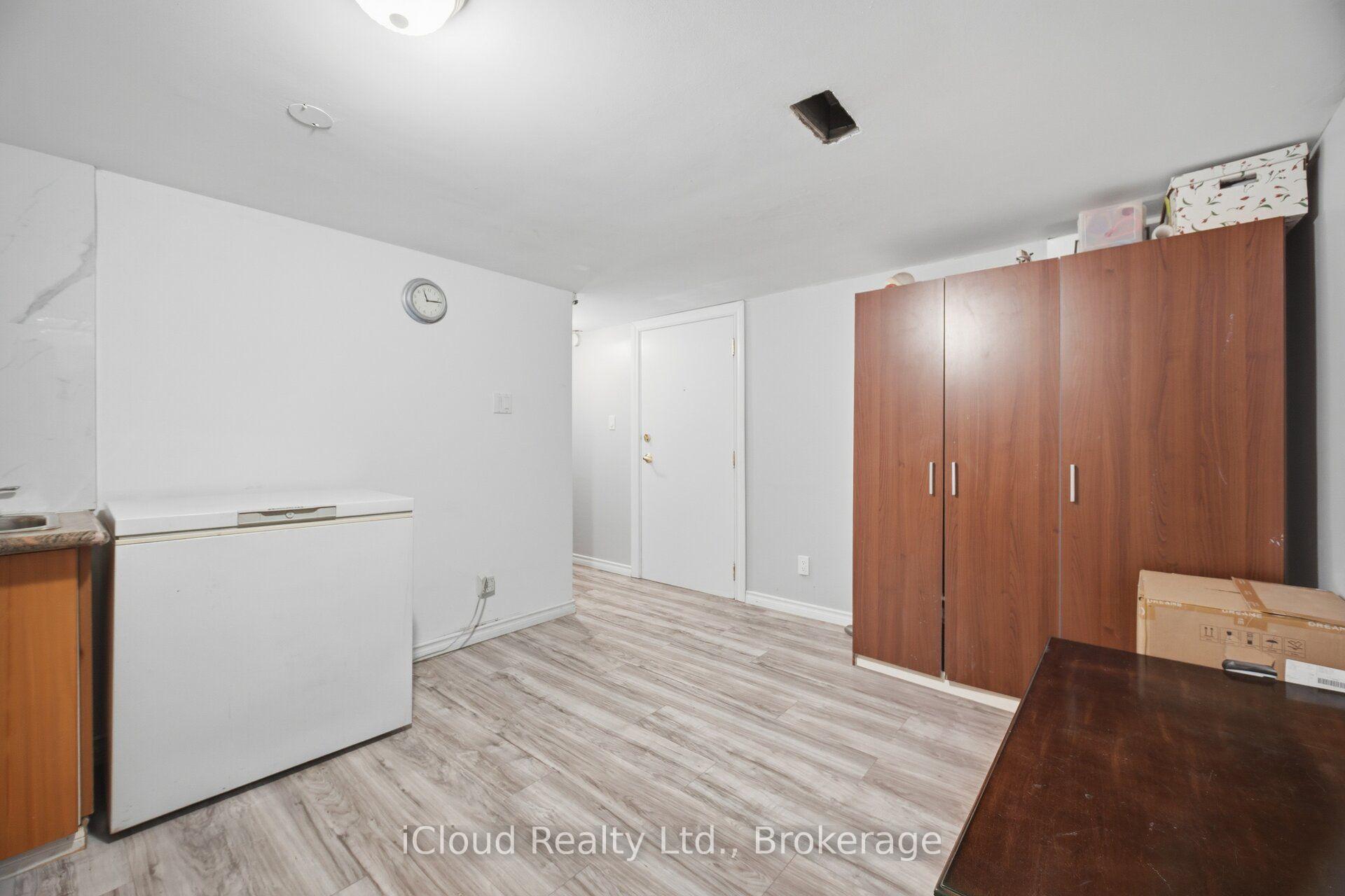 Photo 38 of 52 Bengal Court, North York, Glenfield-Jane Heights — HOMEH