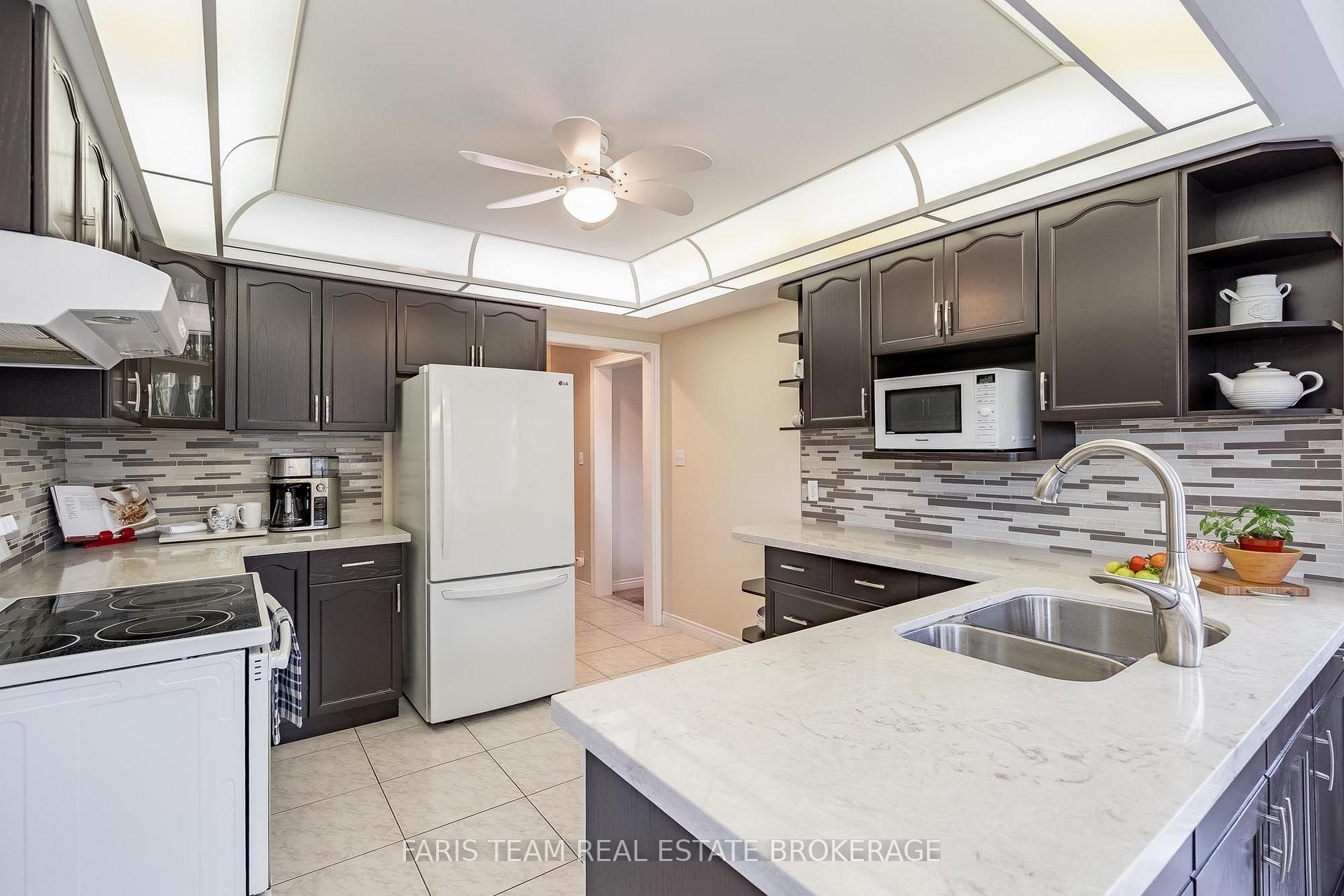 Photo 4 of 4 O'shaughnessy Crescent, Barrie, Holly — HOMEH