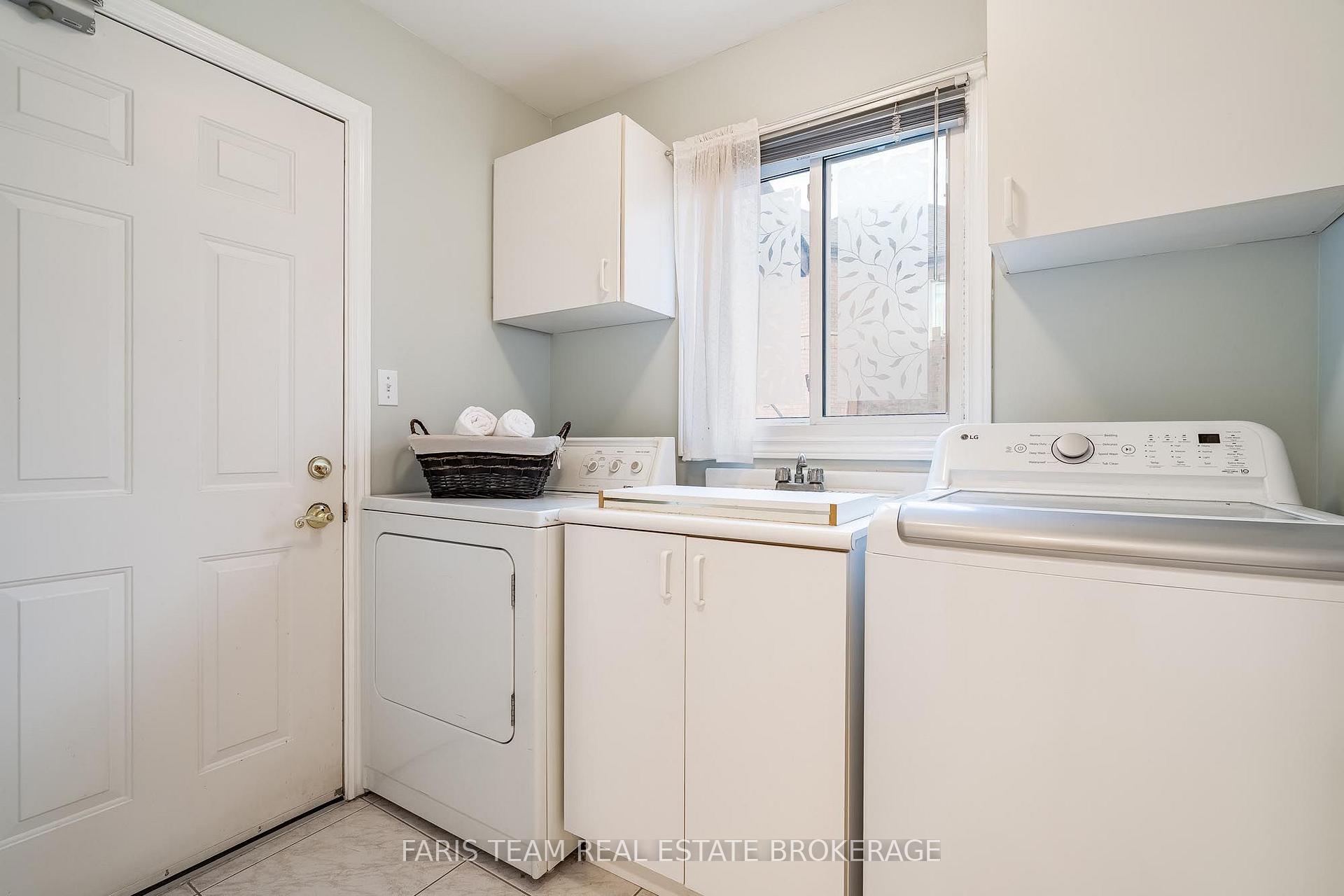 Photo 13 of 4 O'shaughnessy Crescent, Barrie, Holly — HOMEH