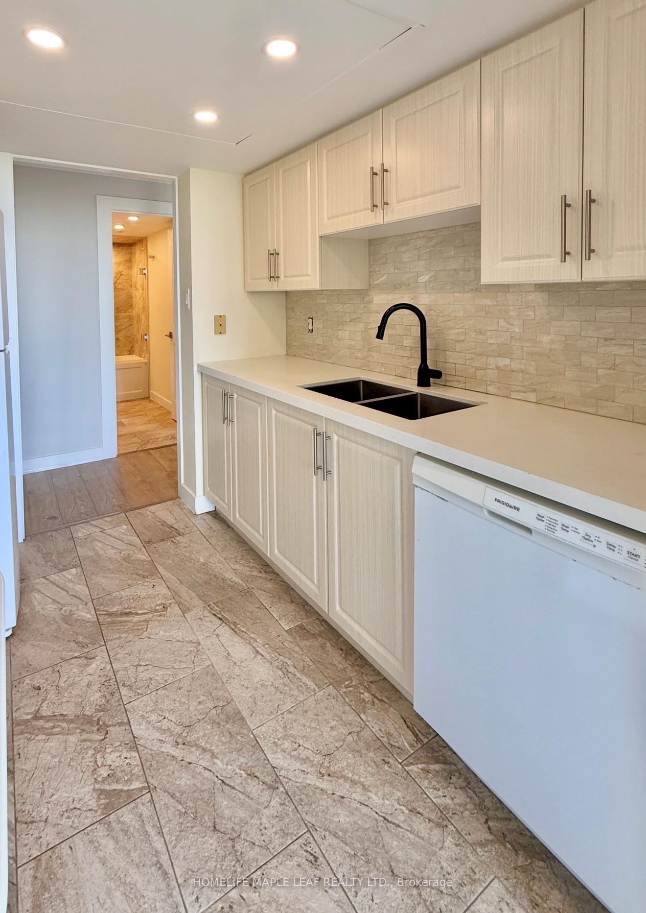 Photo 16 of Unit 1607, 1 Rowntree Road, Etobicoke, Mount Olive-Silverstone-Jamestown — HOMEH