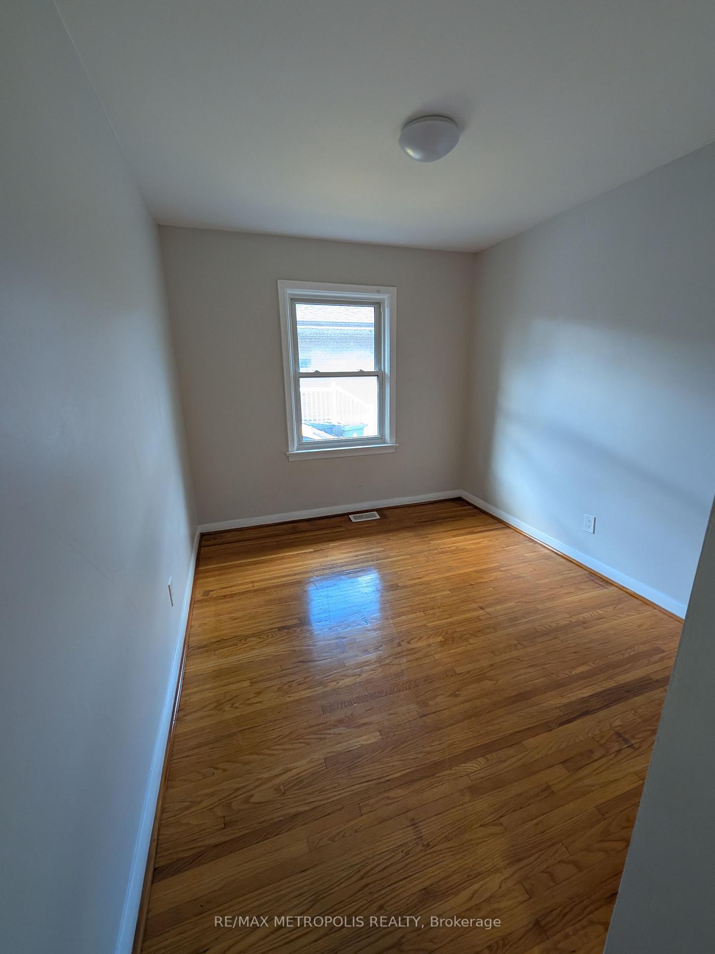 Photo 7 of Unit Main, 43 Lewiston Road, Scarborough, Dorset Park — HOMEH