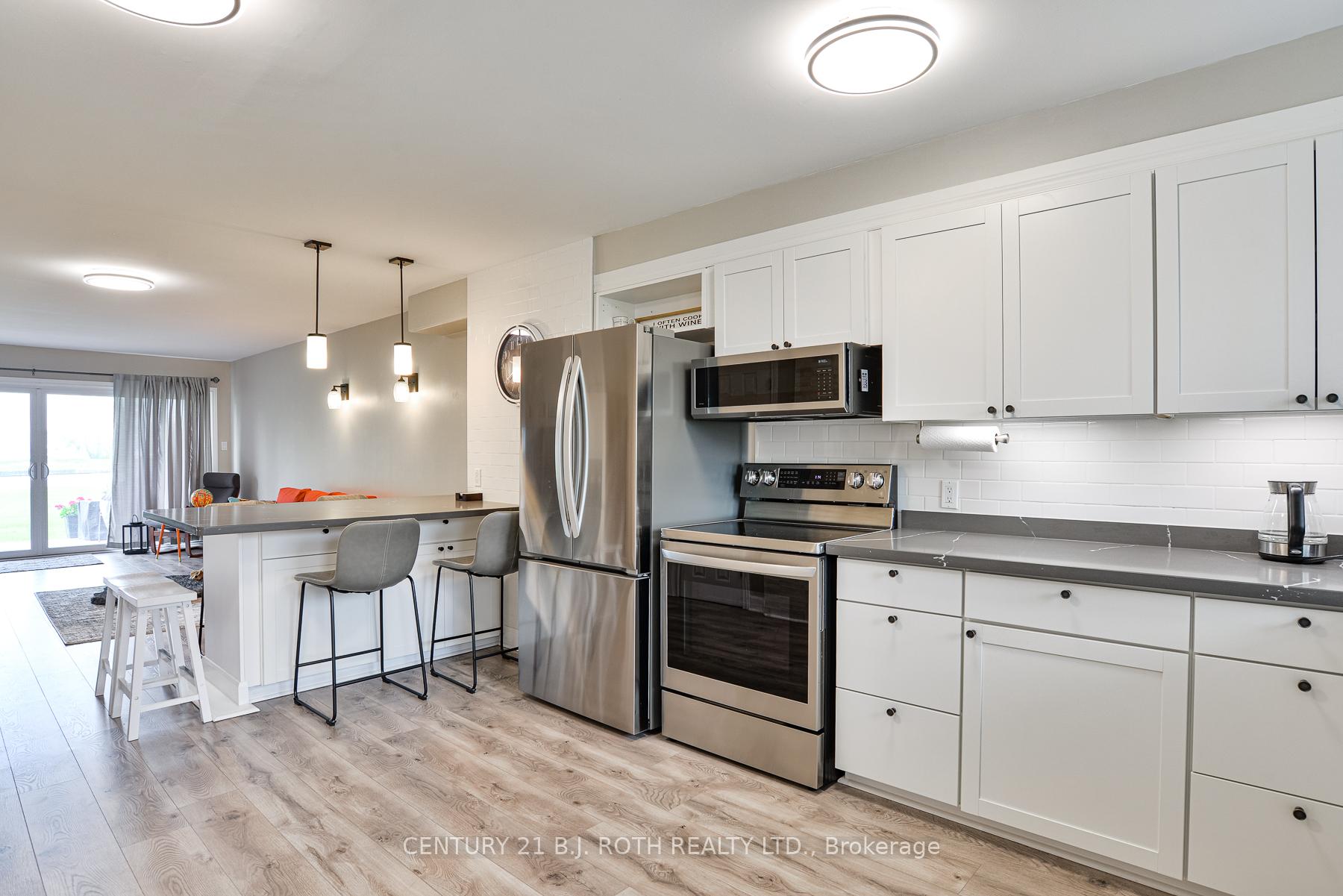 Photo 6 of Unit Unit 14, 1 Paradise Boulevard, Ramara, Rural Ramara — HOMEH
