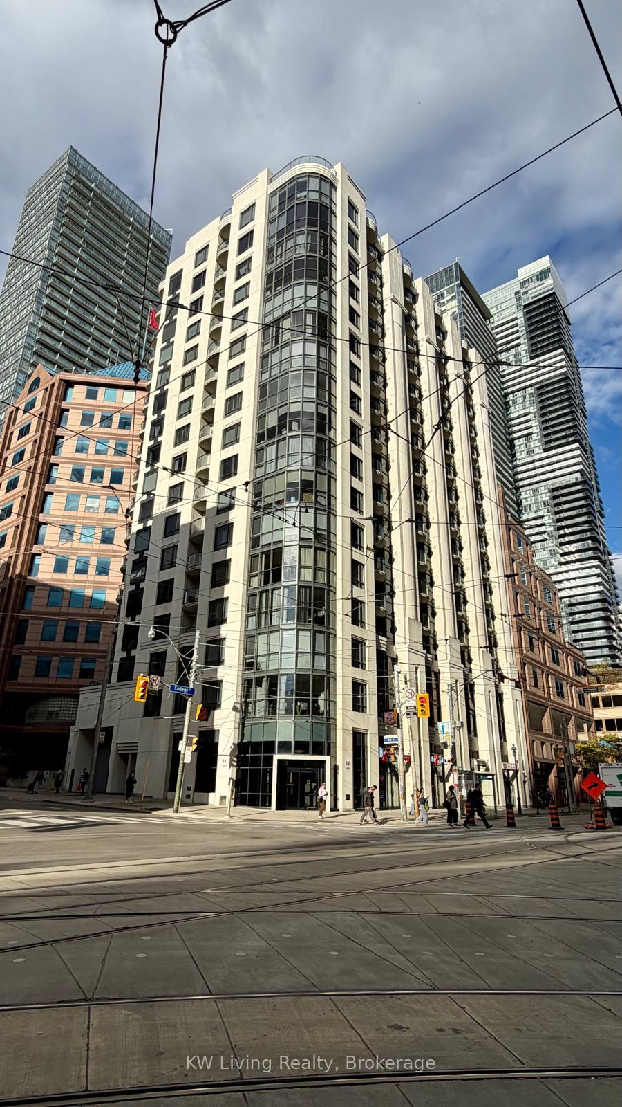 Photo of Unit 701, 801 Bay Street