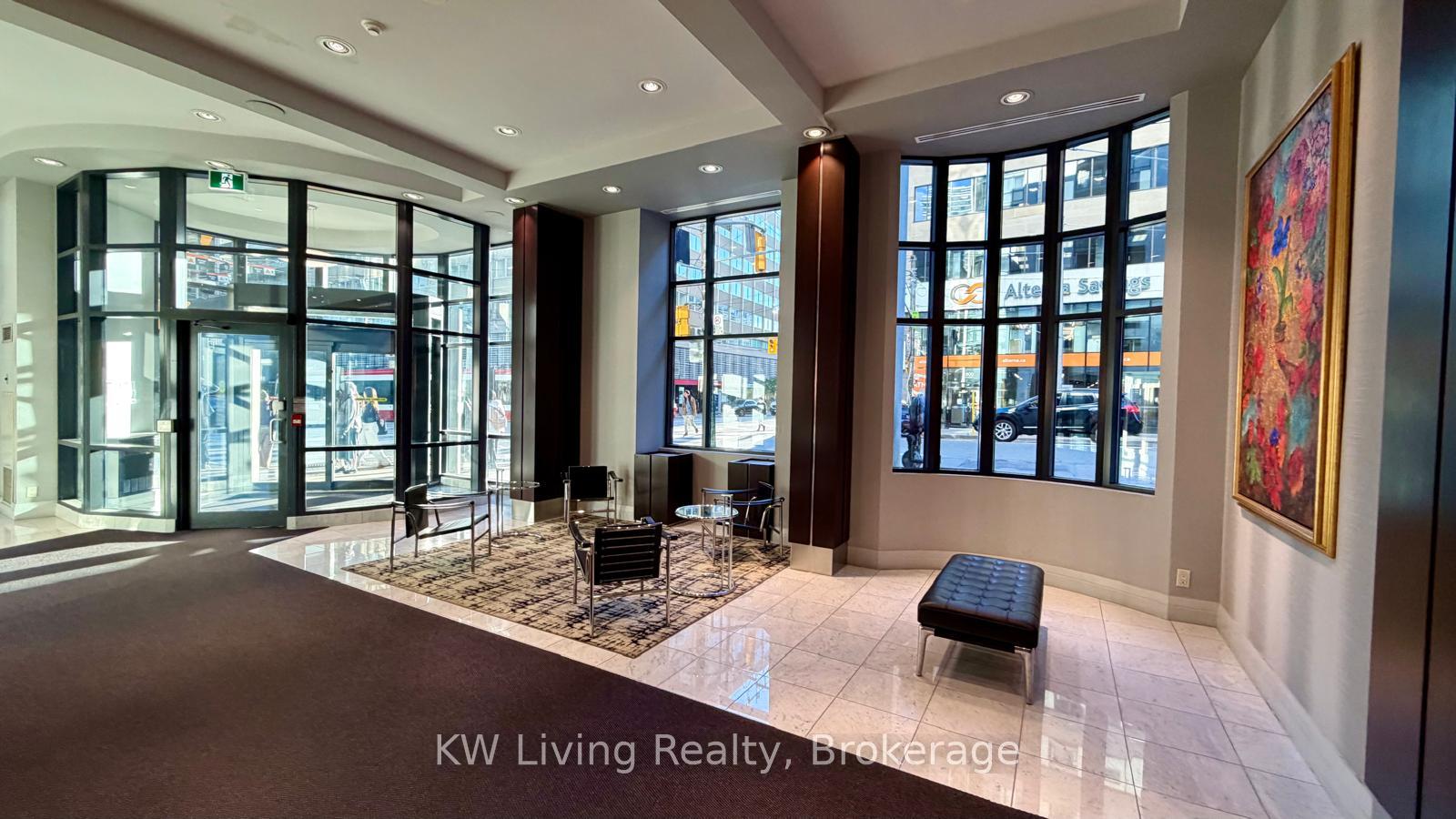 Photo 2 of Unit 701, 801 Bay Street, Toronto, Bay Street Corridor — HOMEH