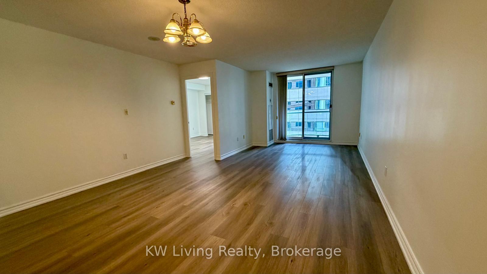 Photo 3 of Unit 701, 801 Bay Street, Toronto, Bay Street Corridor — HOMEH