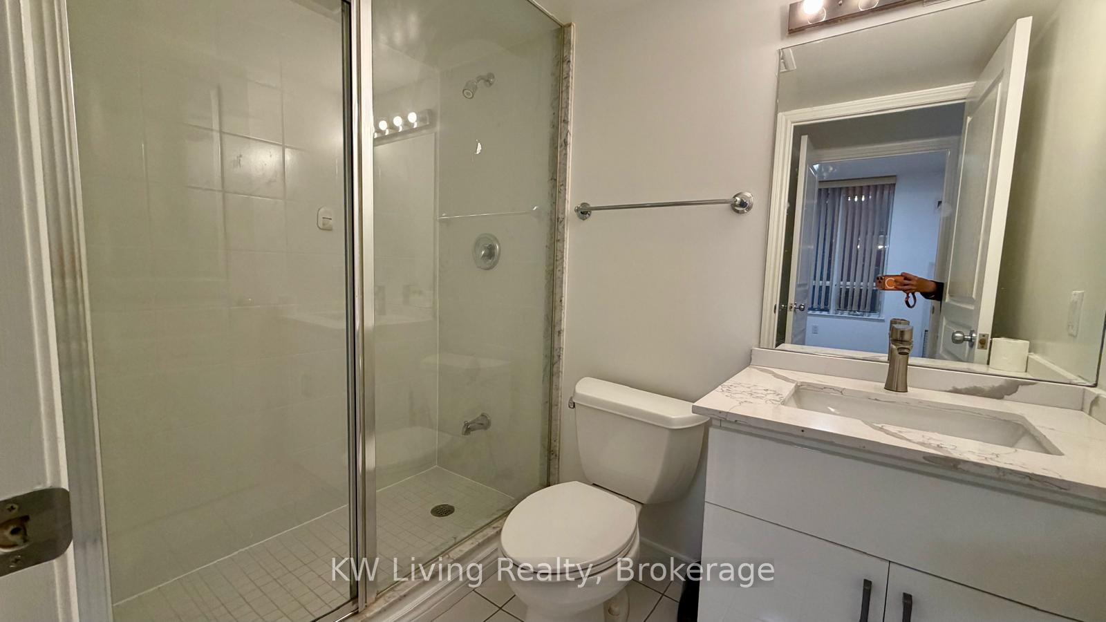 Photo 8 of Unit 701, 801 Bay Street, Toronto, Bay Street Corridor — HOMEH