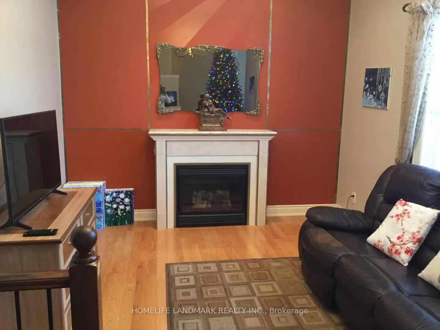 Photo 4 of 371 Dowson Loop, Newmarket, Woodland Hill — HOMEH