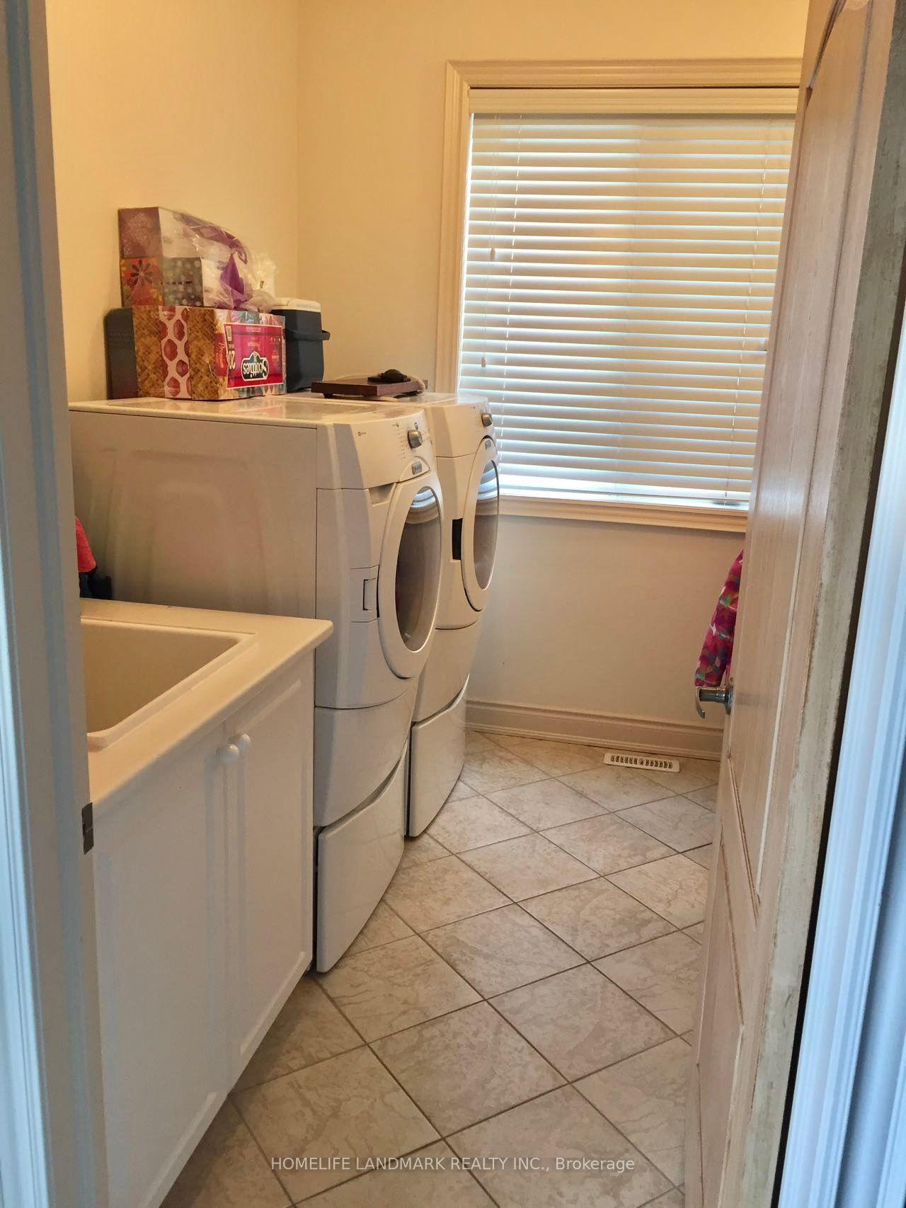 Photo 8 of 371 Dowson Loop, Newmarket, Woodland Hill — HOMEH