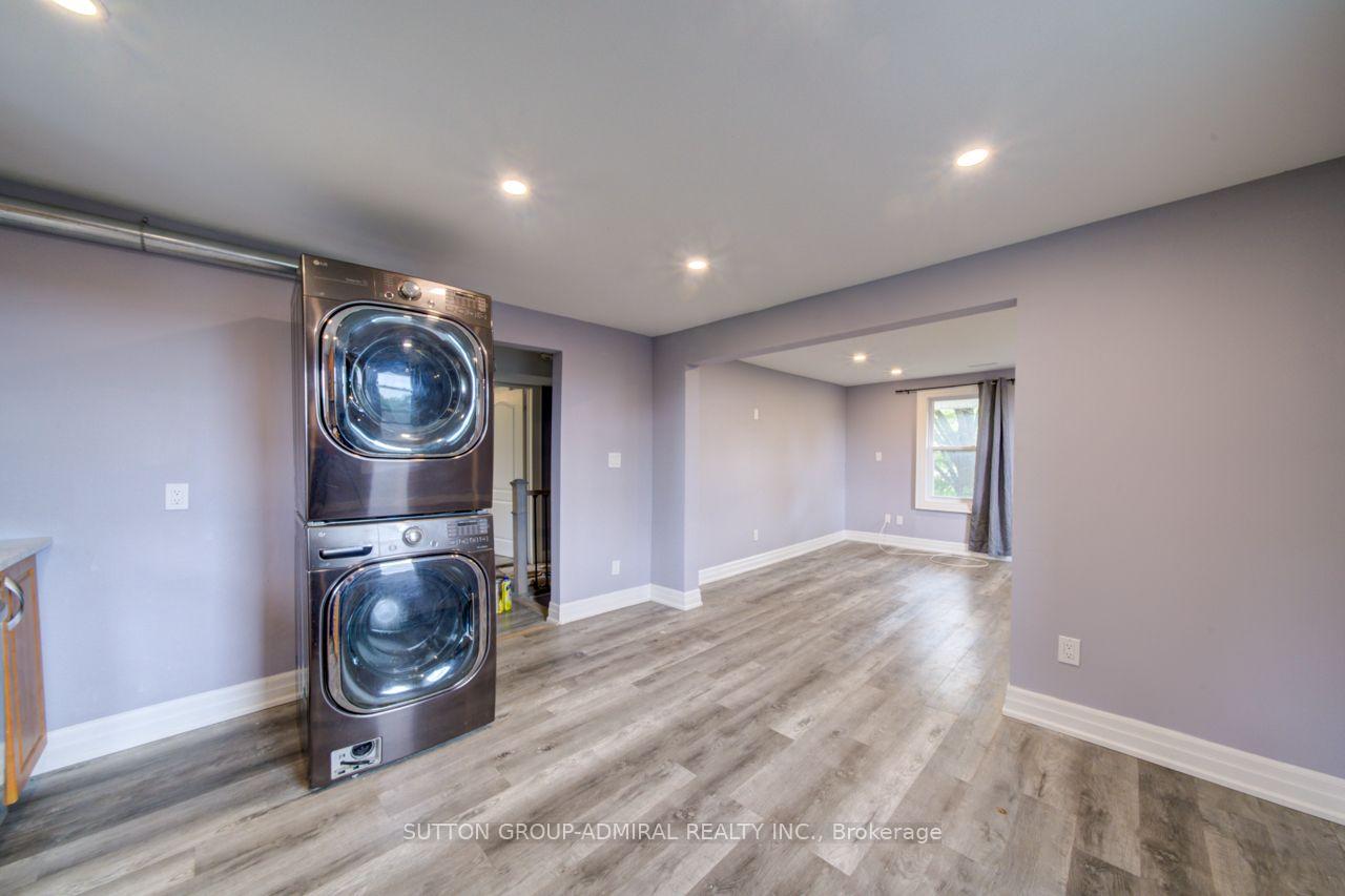 Photo 11 of 121 Seventh Street, Midland — HOMEH