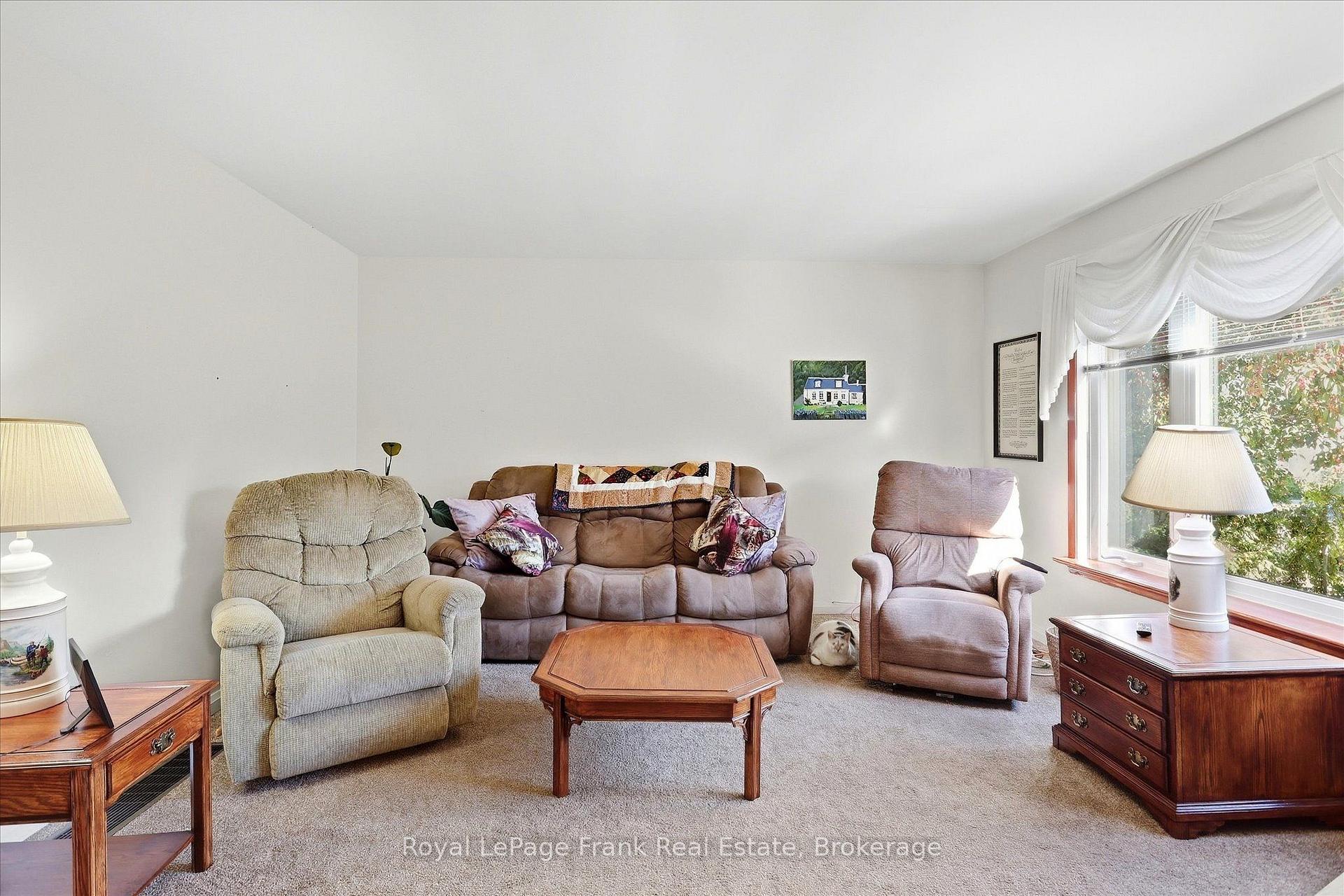 Photo 7 of 230 Euclid Avenue, Peterborough, Ashburnham Ward 4 — HOMEH