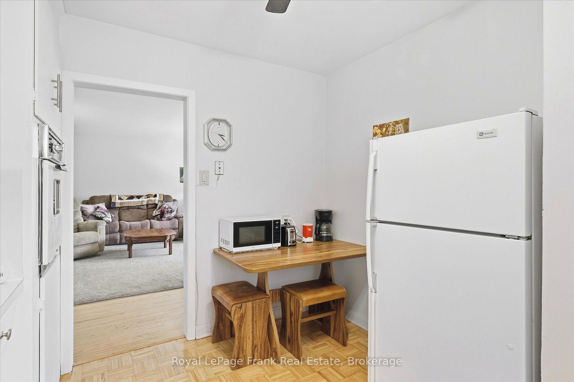 Photo 11 of 230 Euclid Avenue, Peterborough, Ashburnham Ward 4 — HOMEH