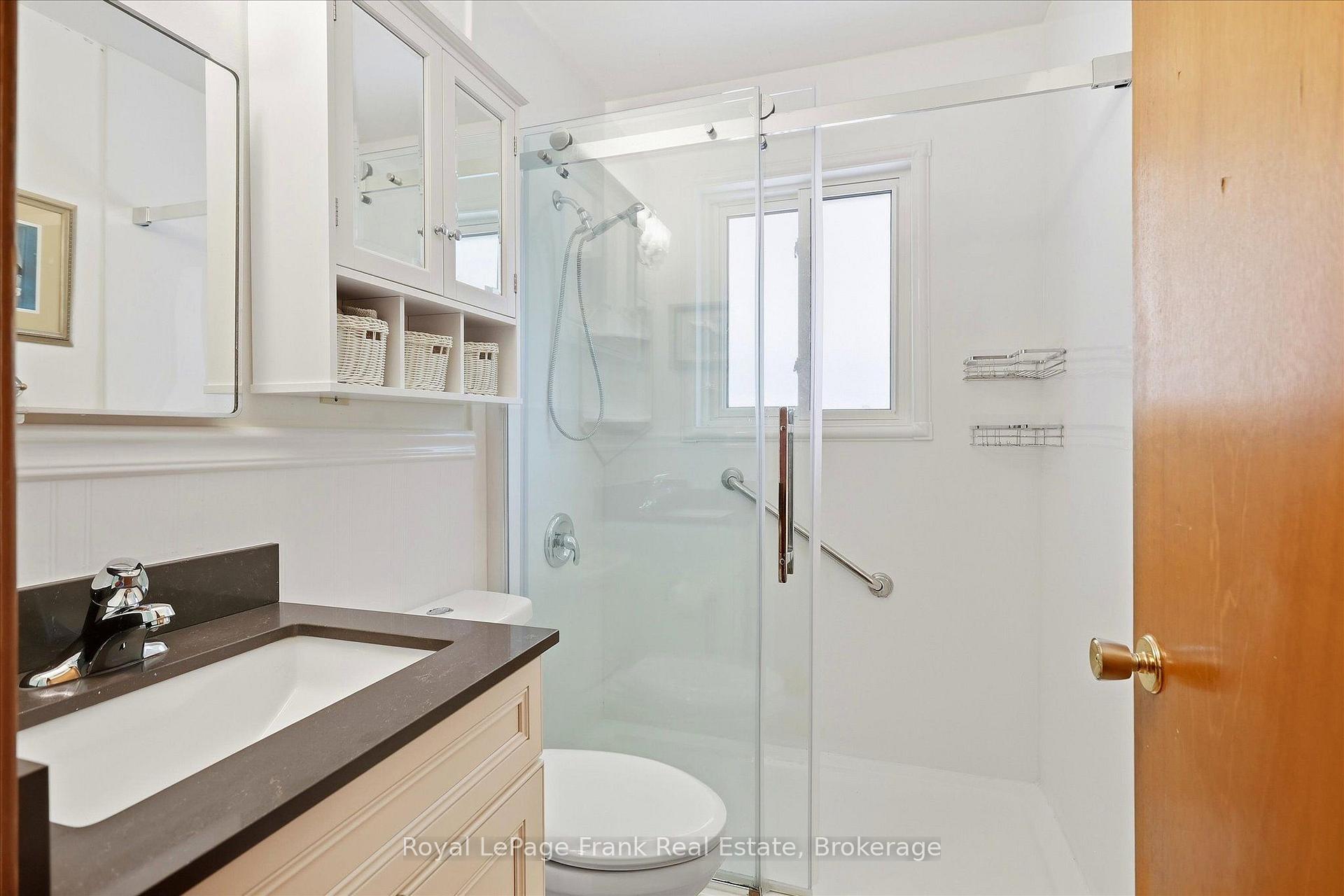 Photo 16 of 230 Euclid Avenue, Peterborough, Ashburnham Ward 4 — HOMEH