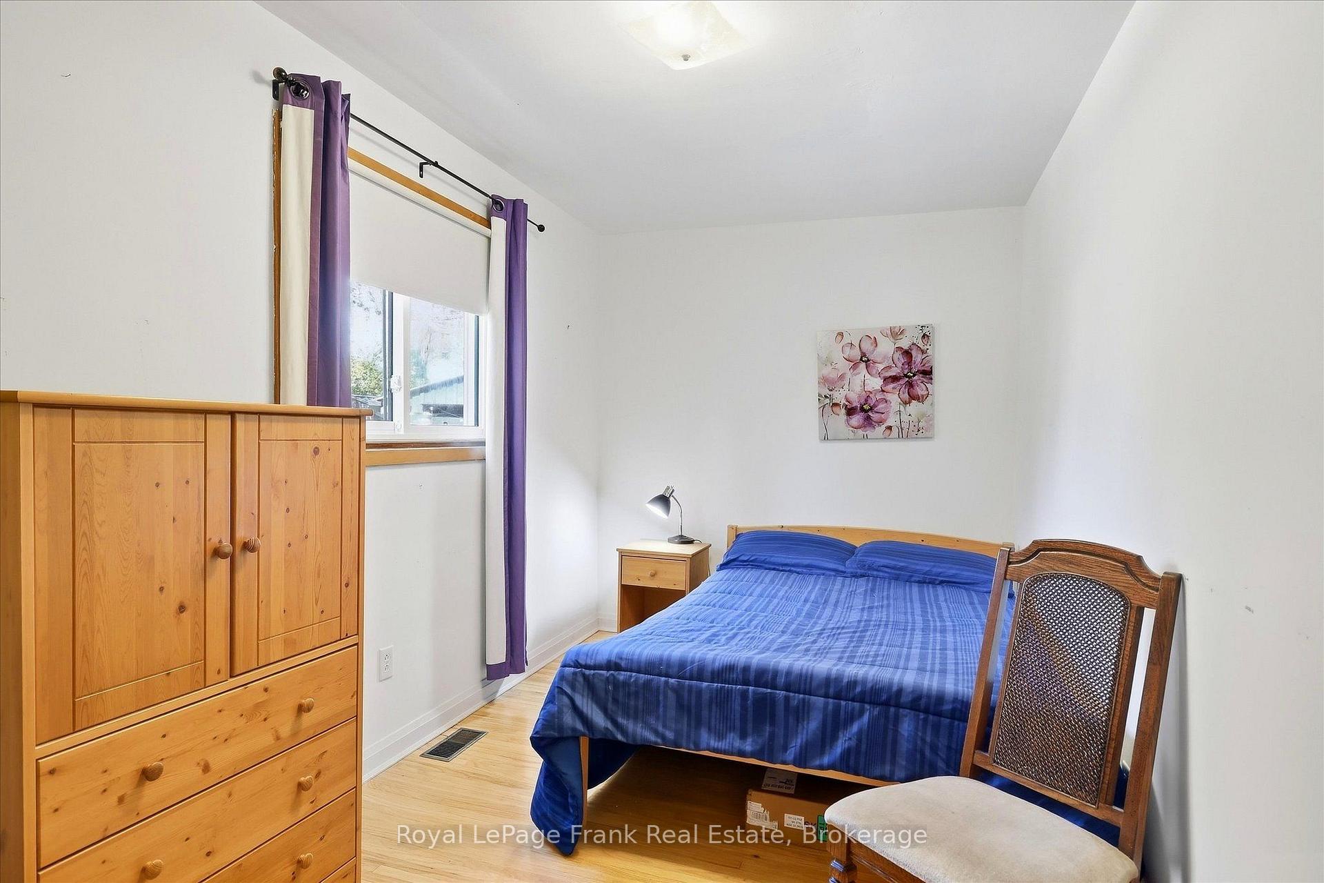 Photo 17 of 230 Euclid Avenue, Peterborough, Ashburnham Ward 4 — HOMEH
