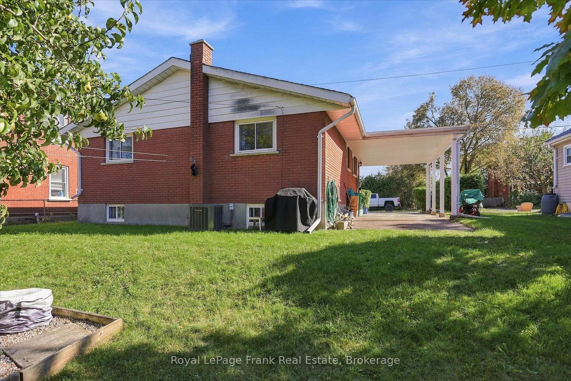 Photo 28 of 230 Euclid Avenue, Peterborough, Ashburnham Ward 4 — HOMEH