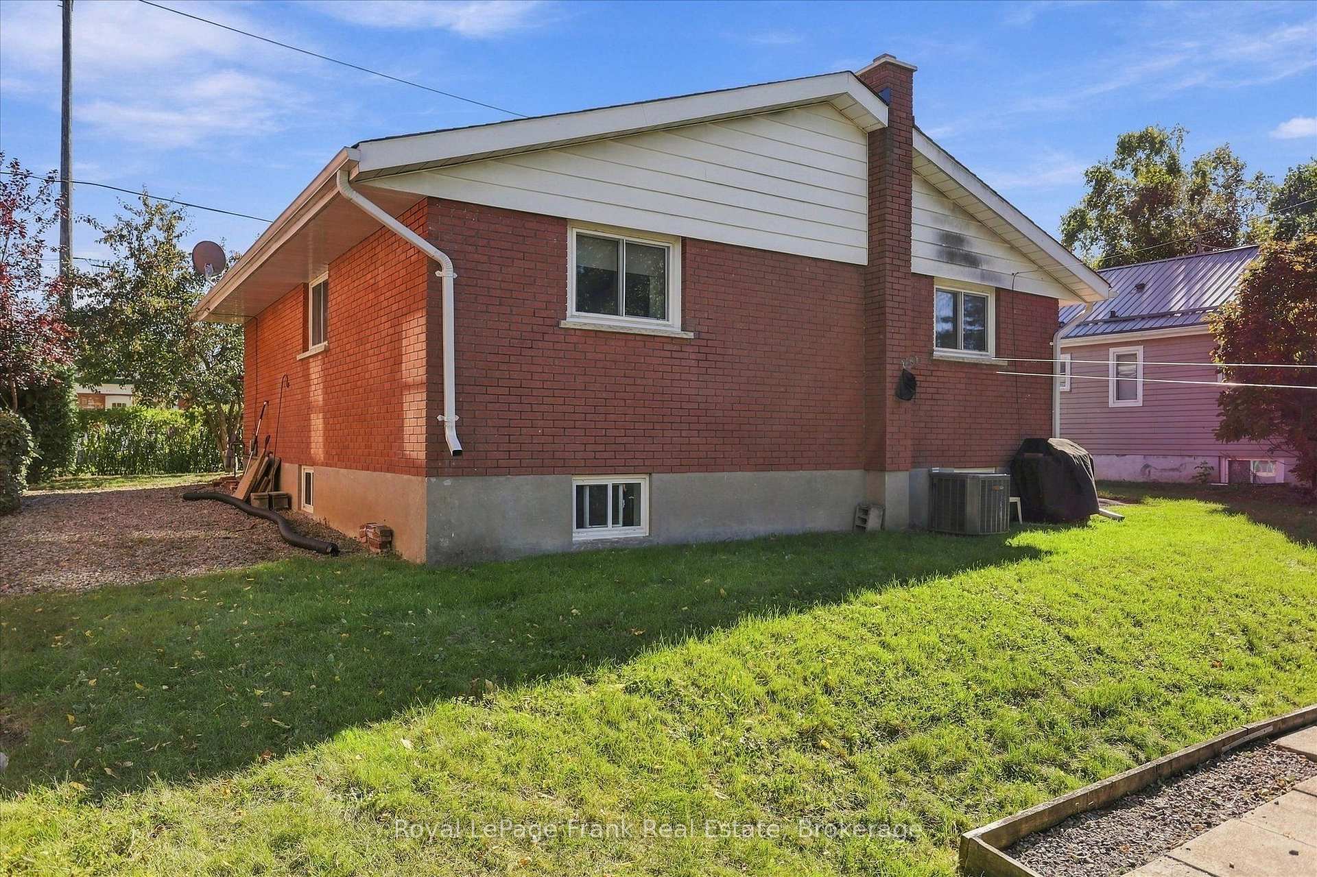 Photo 29 of 230 Euclid Avenue, Peterborough, Ashburnham Ward 4 — HOMEH