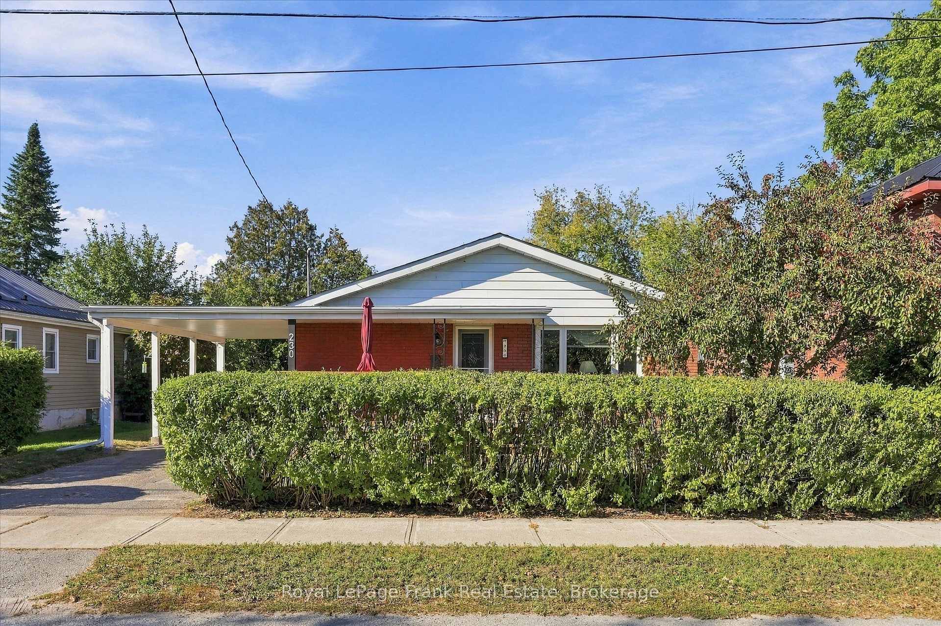 Photo 35 of 230 Euclid Avenue, Peterborough, Ashburnham Ward 4 — HOMEH