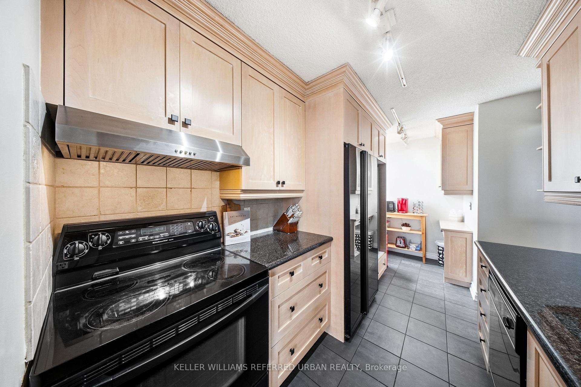 Photo 16 of Unit 1401, 2130 Weston Road, North York, Weston — HOMEH