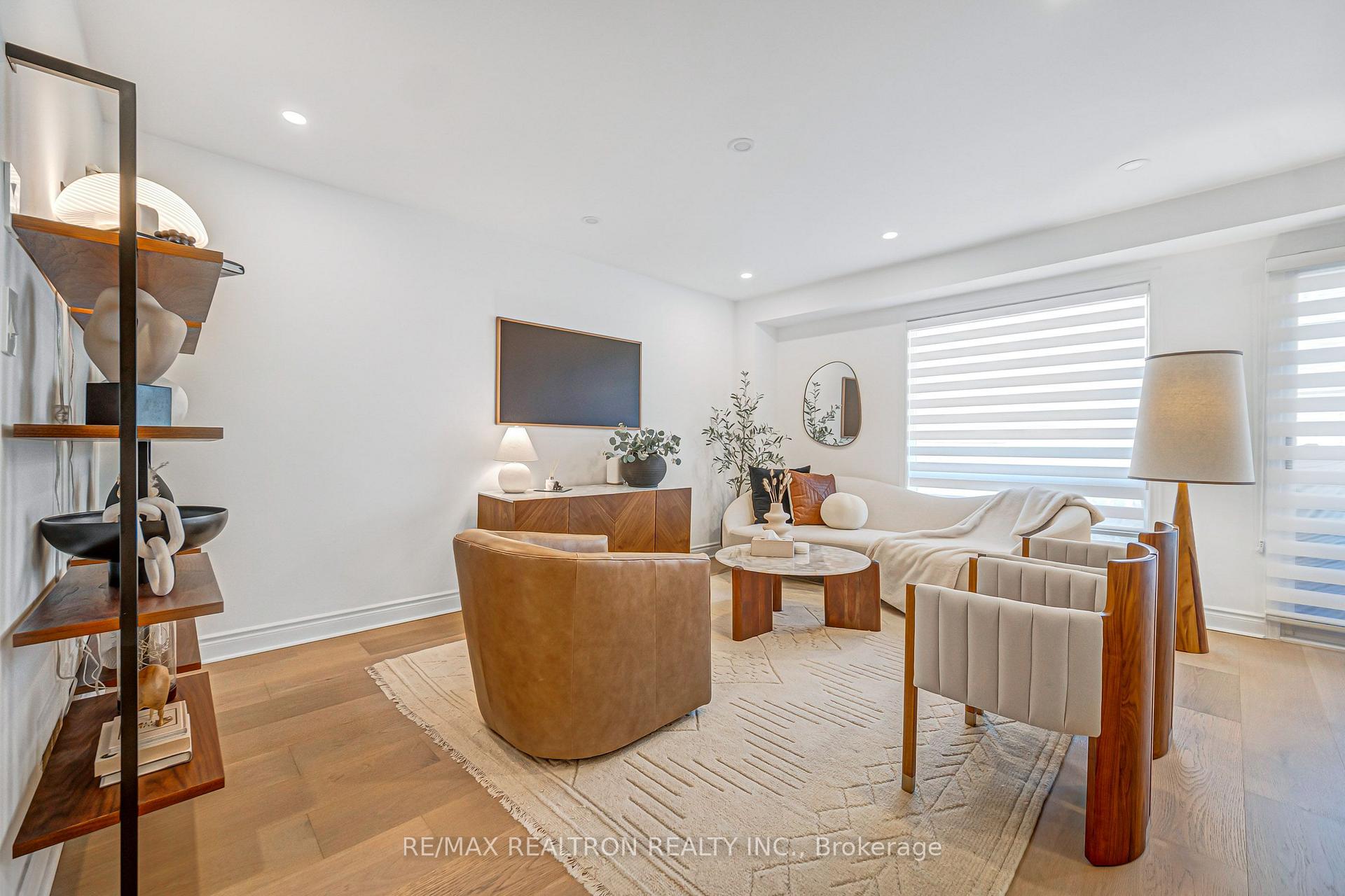 Photo 18 of 10 Macgregor Avenue, Richmond Hill, Langstaff — HOMEH
