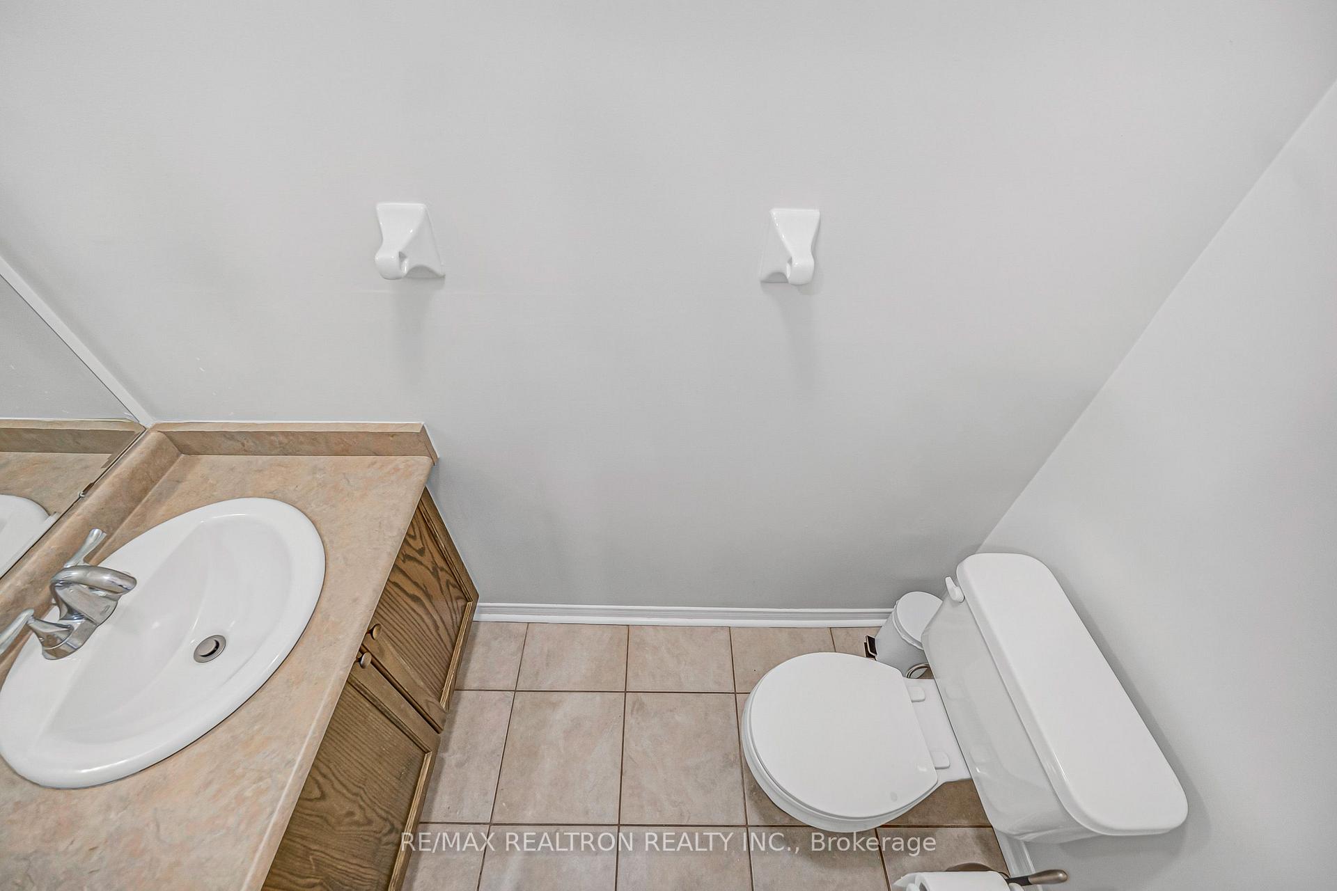 Photo 27 of 10 Macgregor Avenue, Richmond Hill, Langstaff — HOMEH