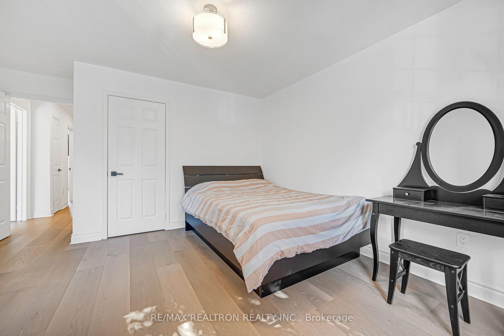 Photo 32 of 10 Macgregor Avenue, Richmond Hill, Langstaff — HOMEH