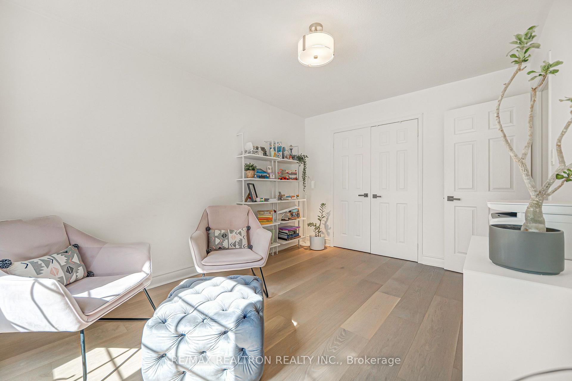 Photo 34 of 10 Macgregor Avenue, Richmond Hill, Langstaff — HOMEH