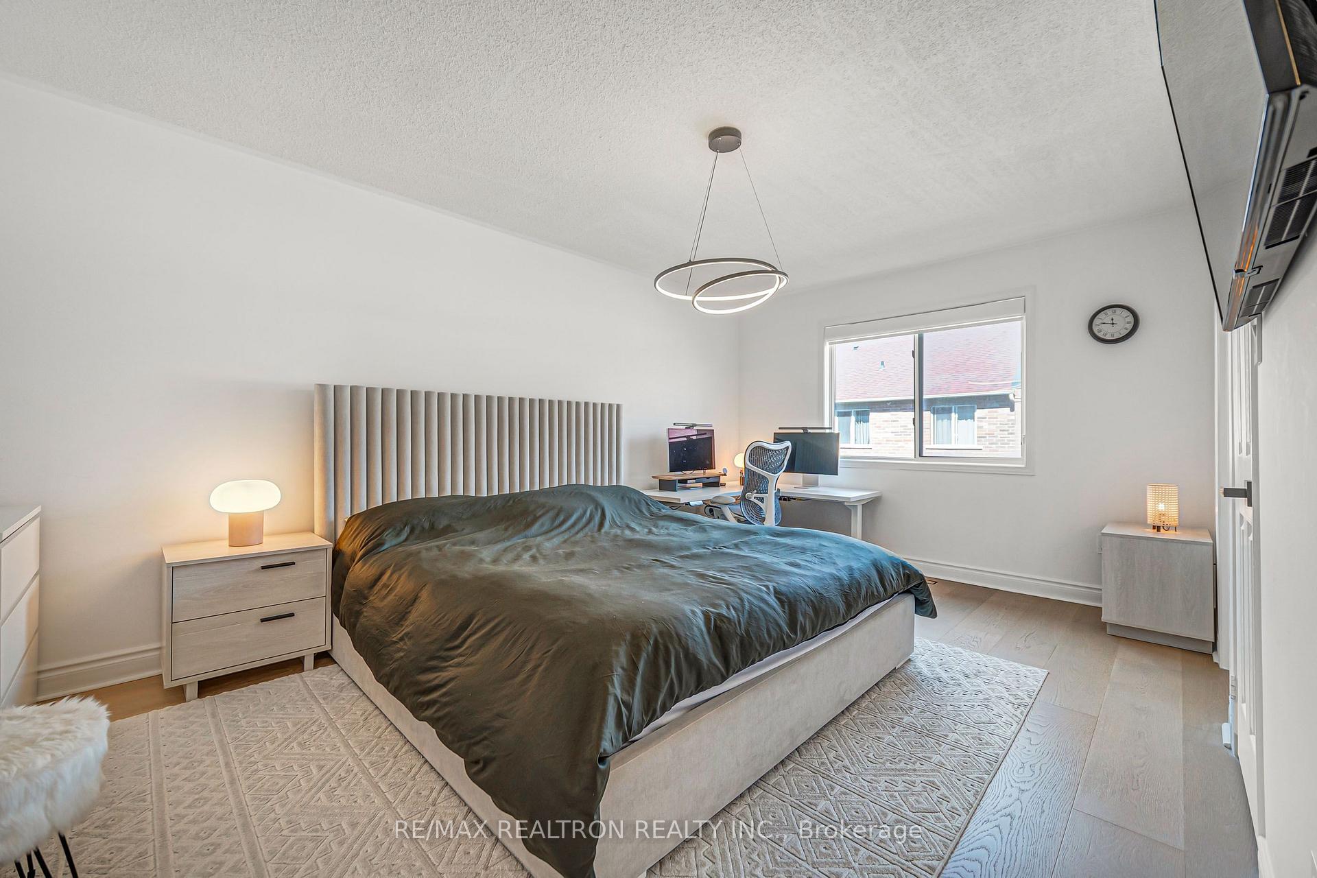 Photo 37 of 10 Macgregor Avenue, Richmond Hill, Langstaff — HOMEH