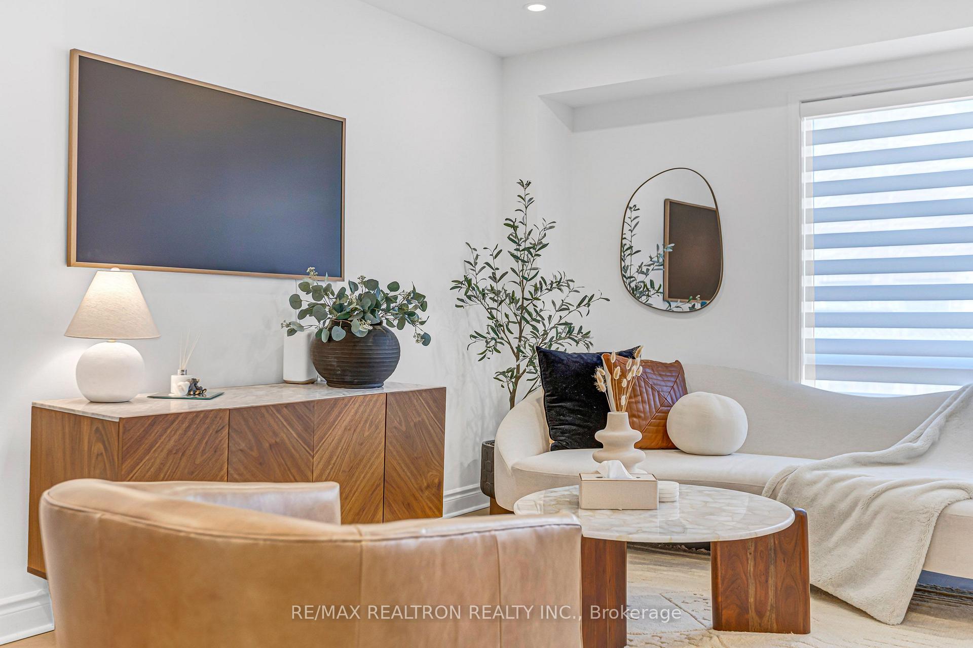 Photo 43 of 10 Macgregor Avenue, Richmond Hill, Langstaff — HOMEH