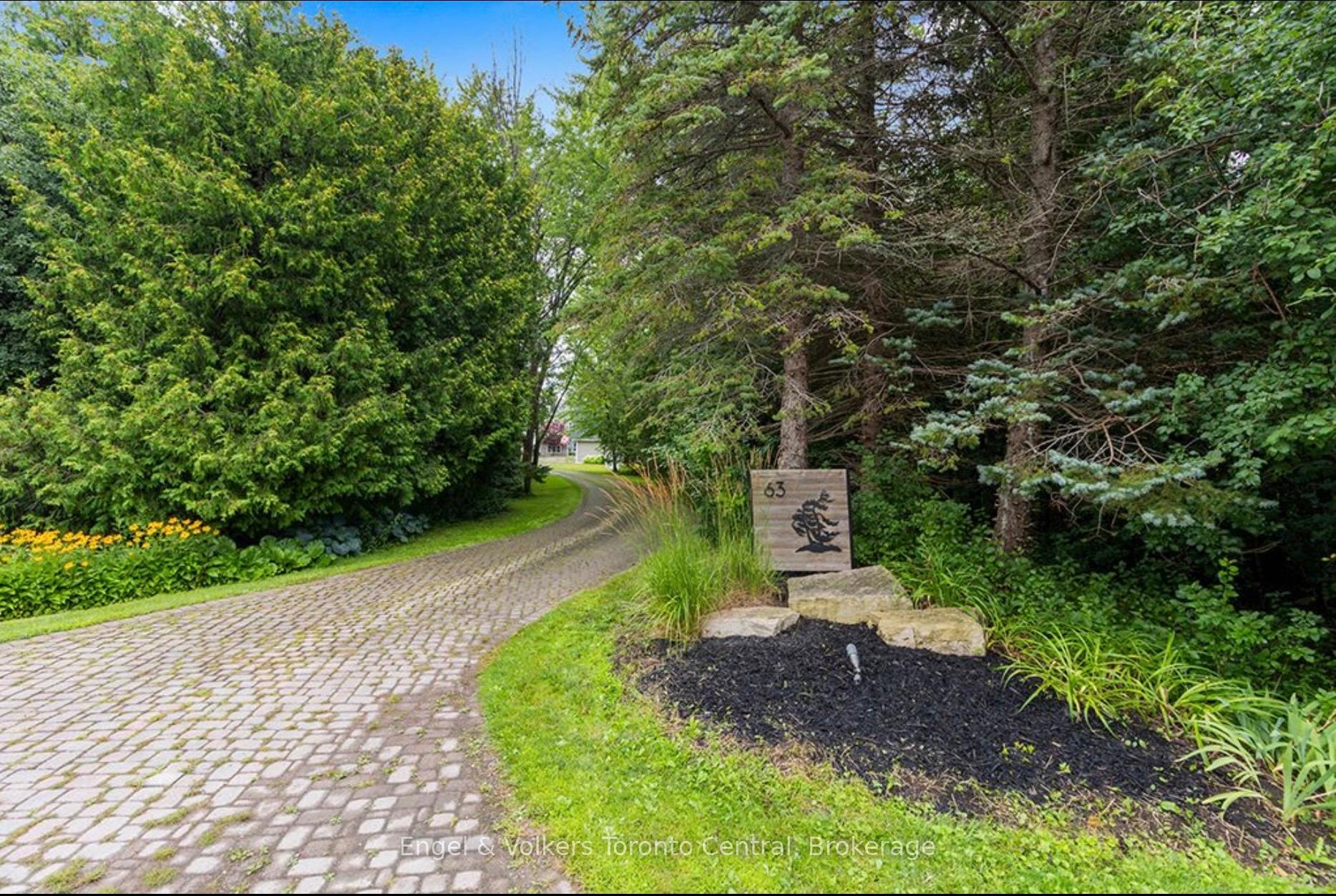 Photo 50 of 63 Georgian Manor Drive, Collingwood — HOMEH