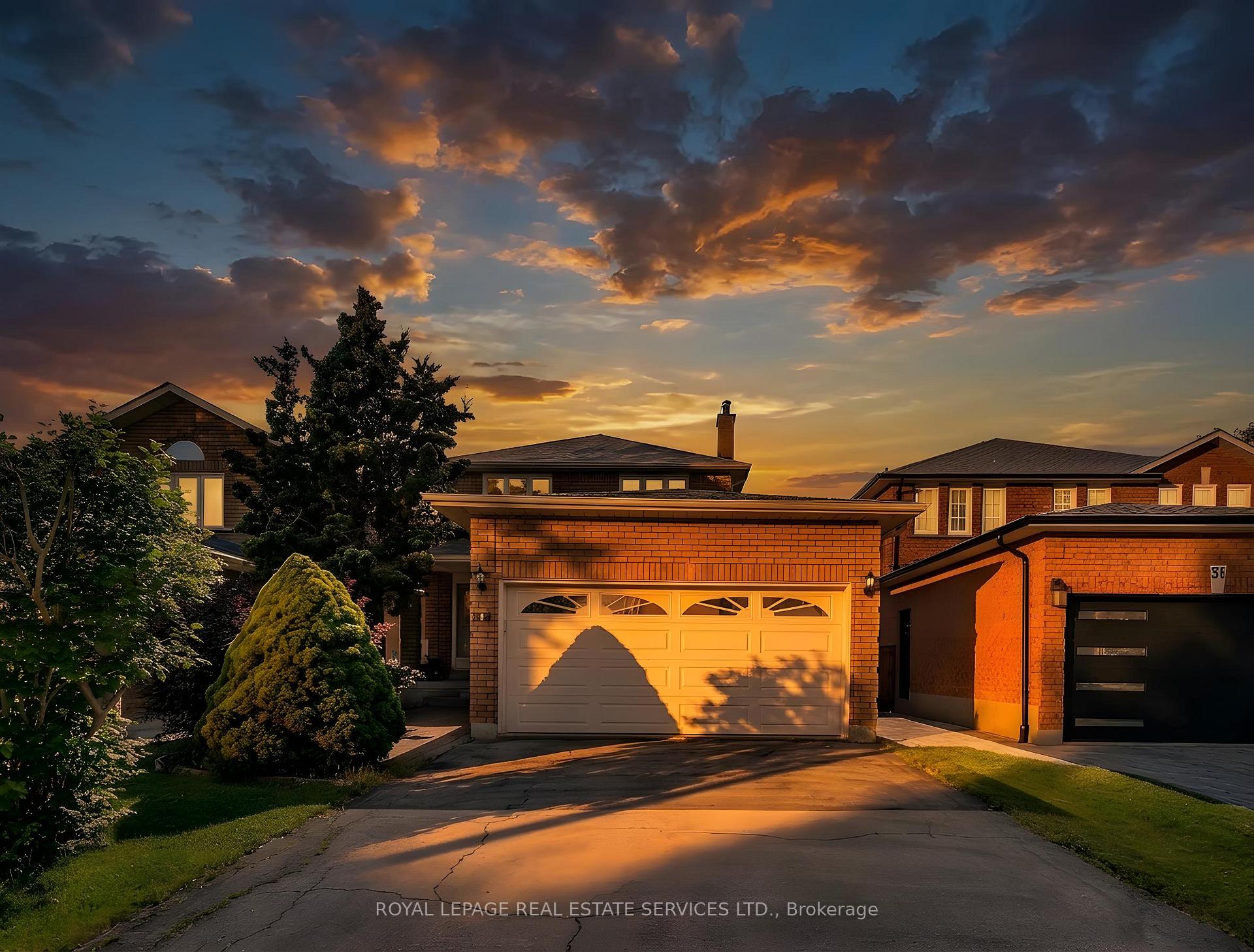 Photo 3 of 47 Velvet Crescent, Vaughan, East Woodbridge — HOMEH
